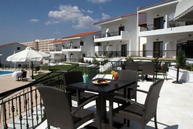 Facade/entrance in Bell Air Hotel