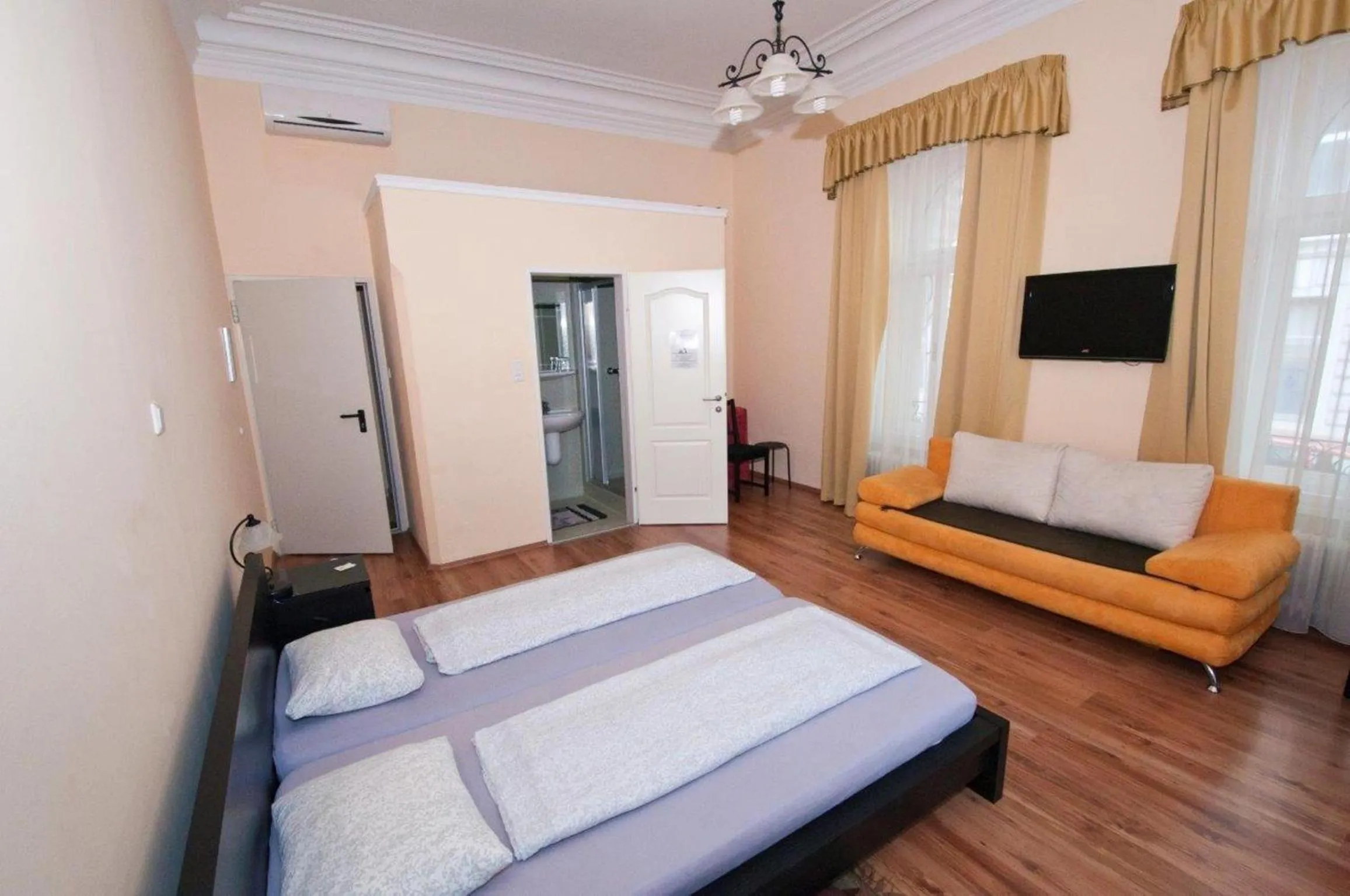 Bedroom, Bed in K+T Boardinghouse