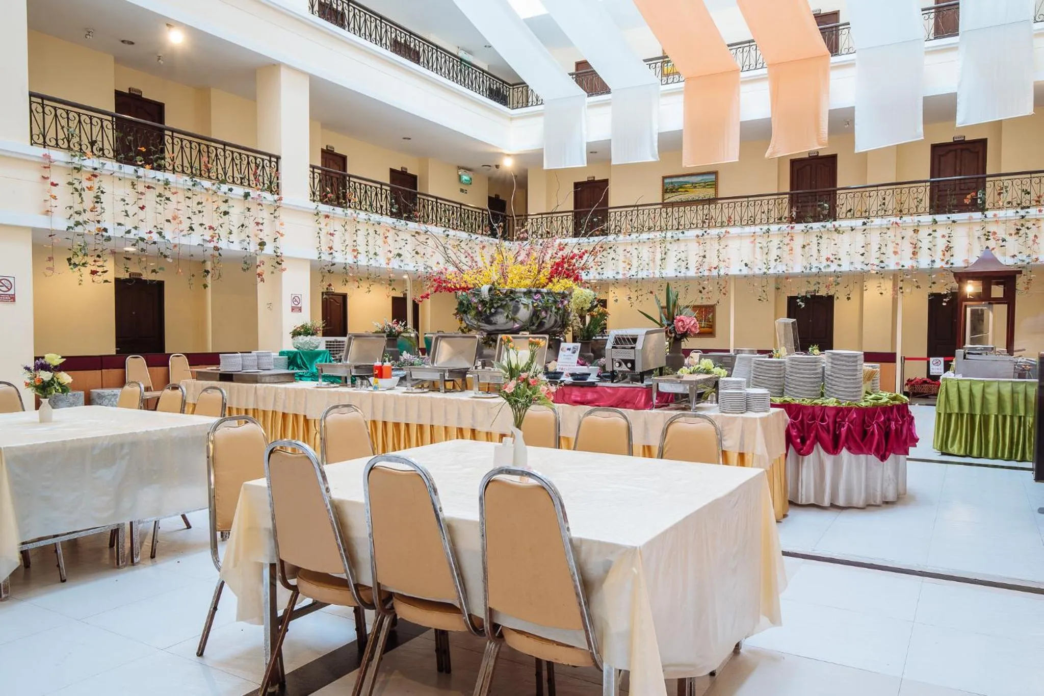 Breakfast in Metro Point Bangkok