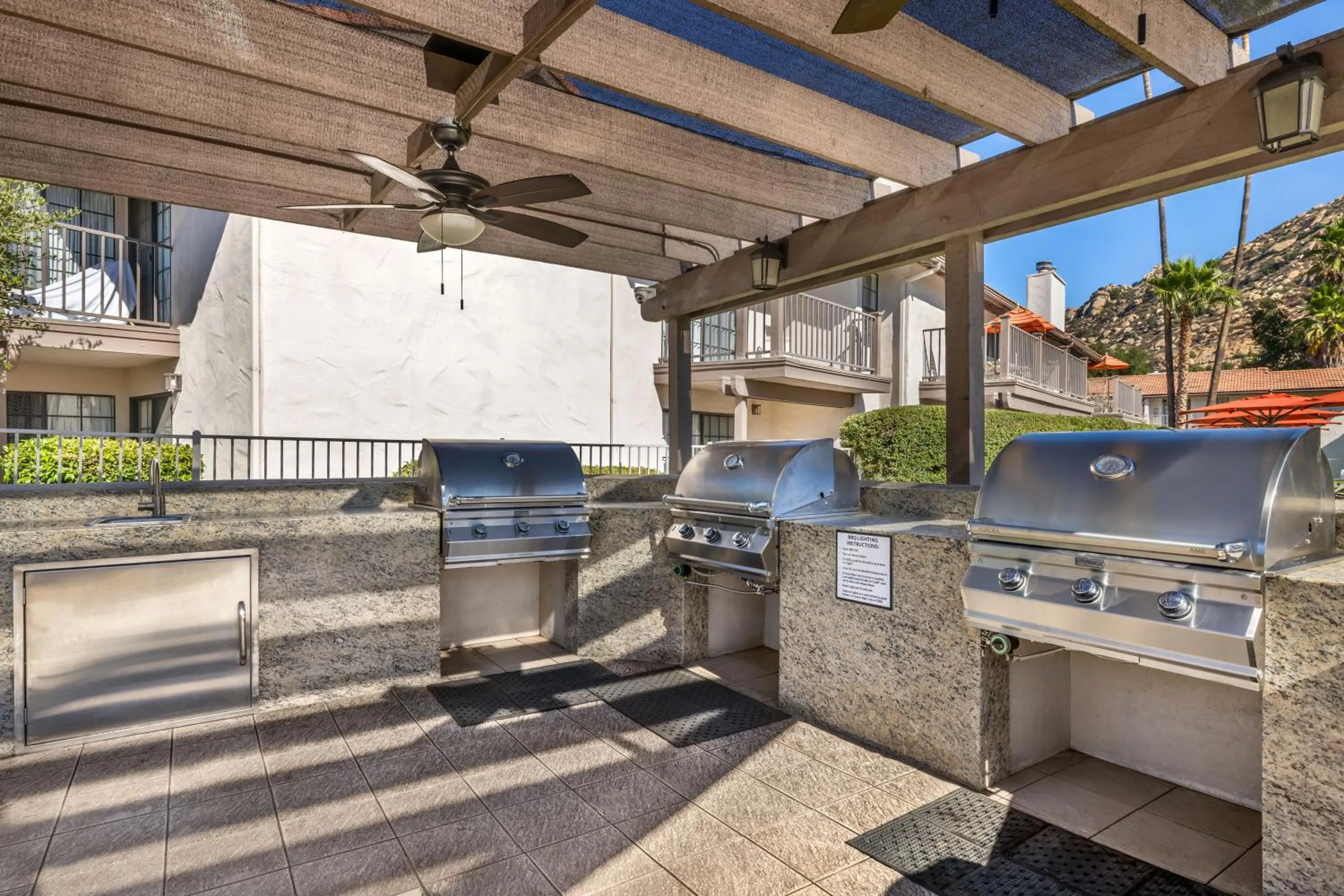 BBQ facilities in Riviera Oaks Resort