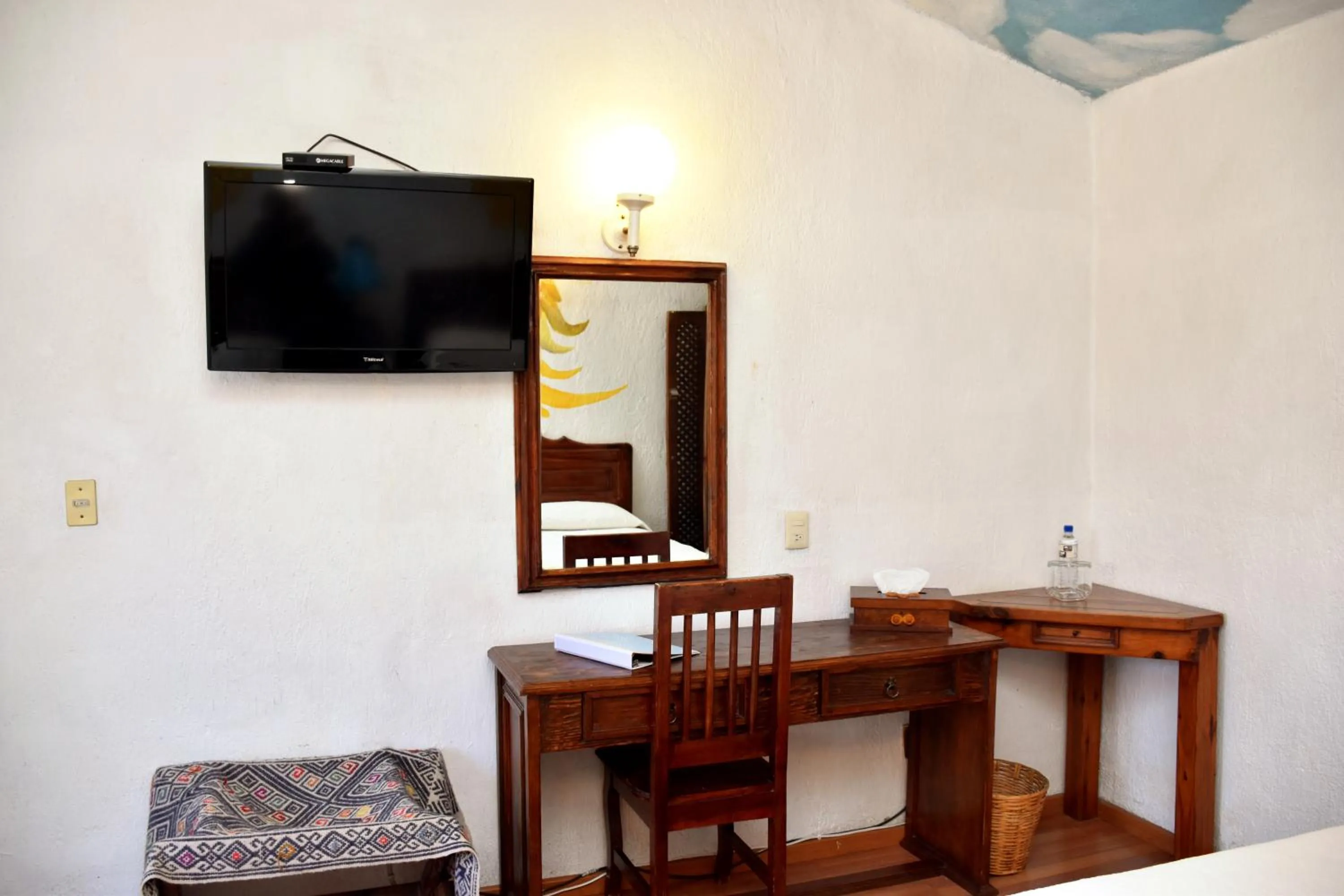 TV and multimedia in Mansion de los Angeles