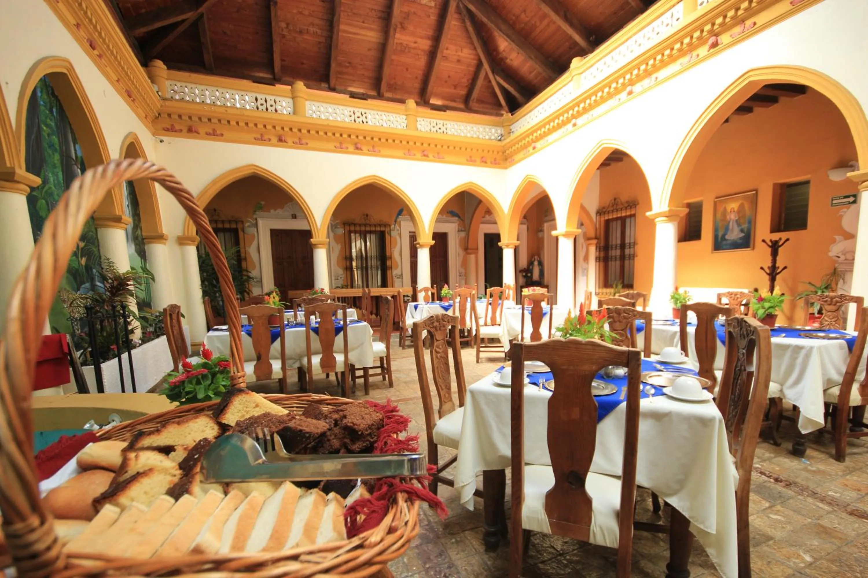 Restaurant/places to eat in Mansion de los Angeles