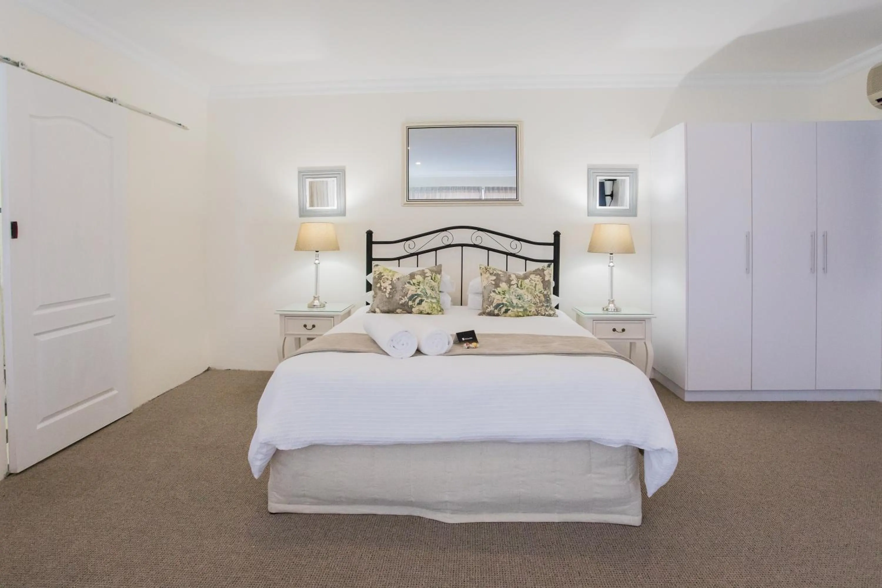 Photo of the whole room, Bed in Hathaway Guest House