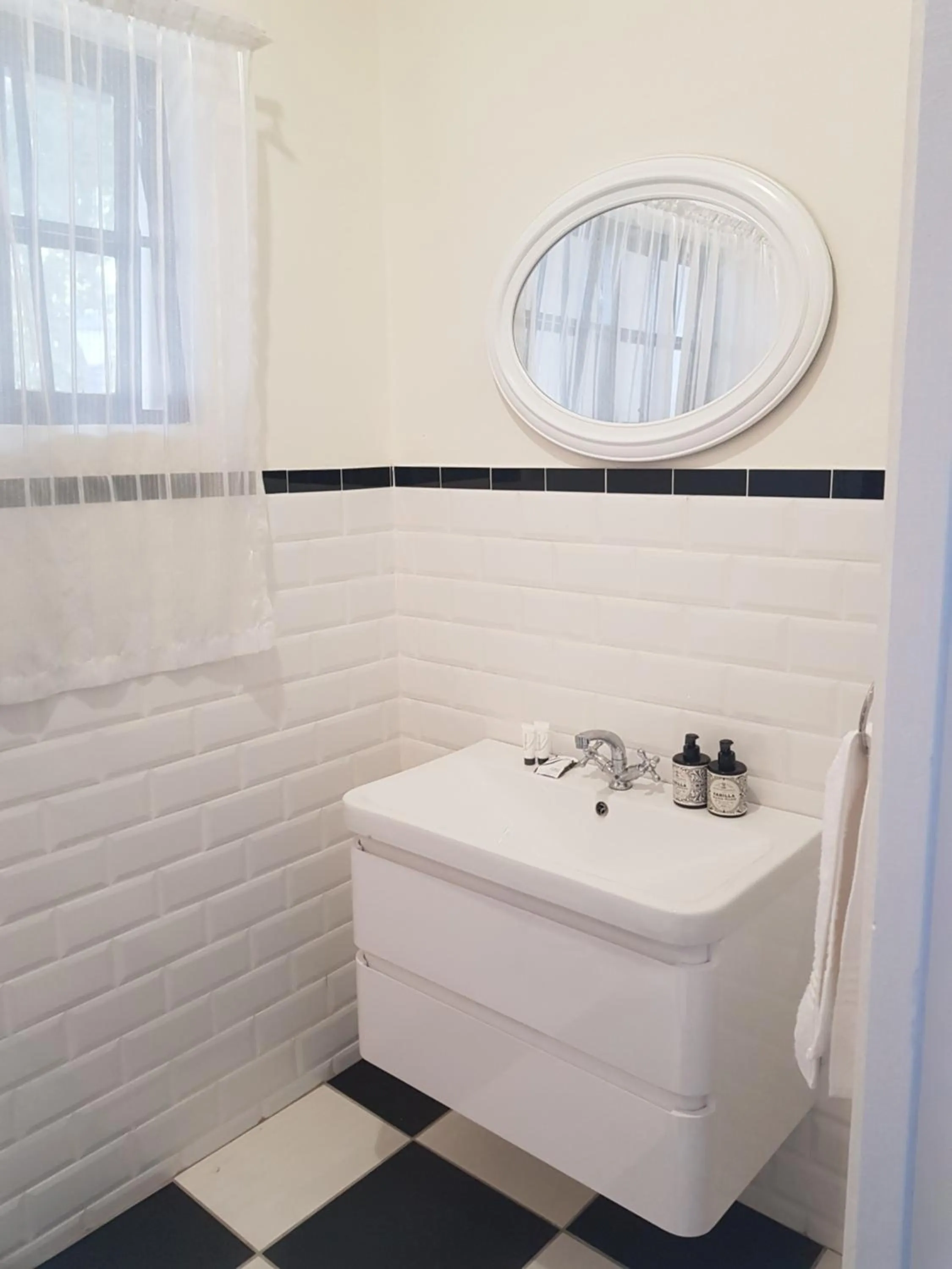 Bathroom in Hathaway Guest House
