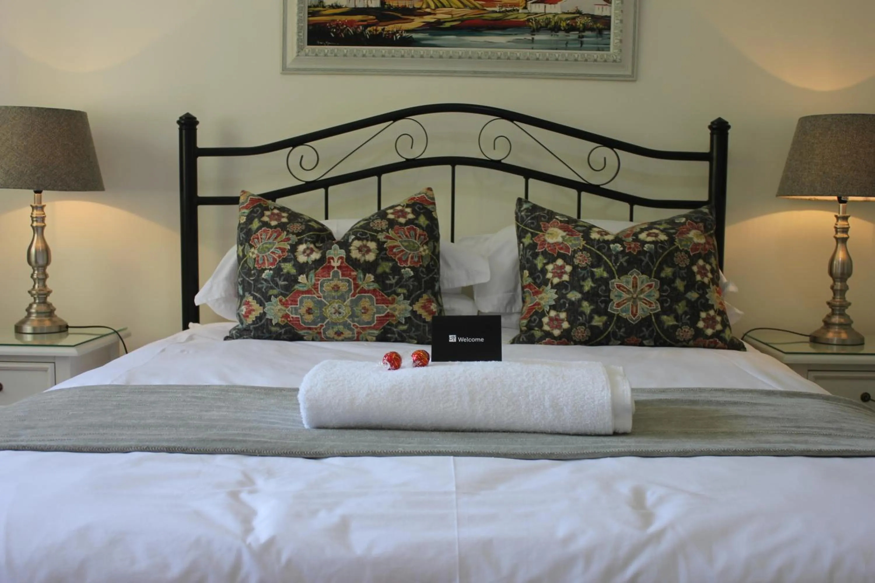 Photo of the whole room, Bed in Hathaway Guest House