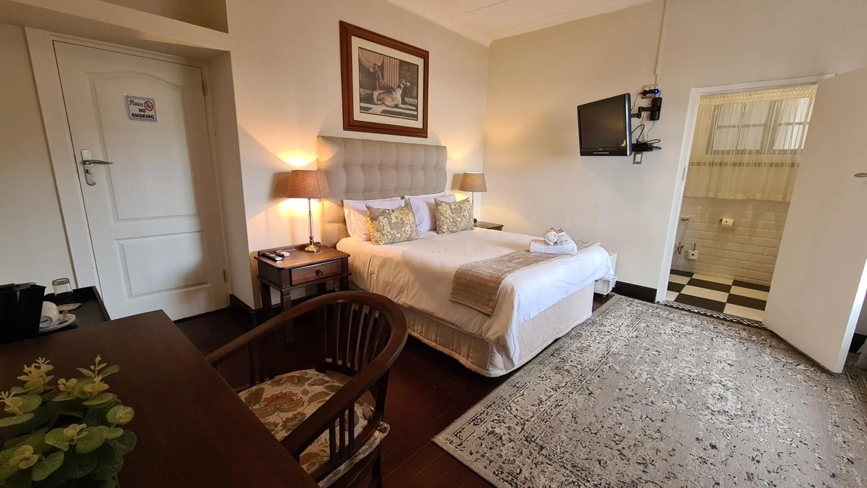 Photo of the whole room, Bed in Hathaway Guest House