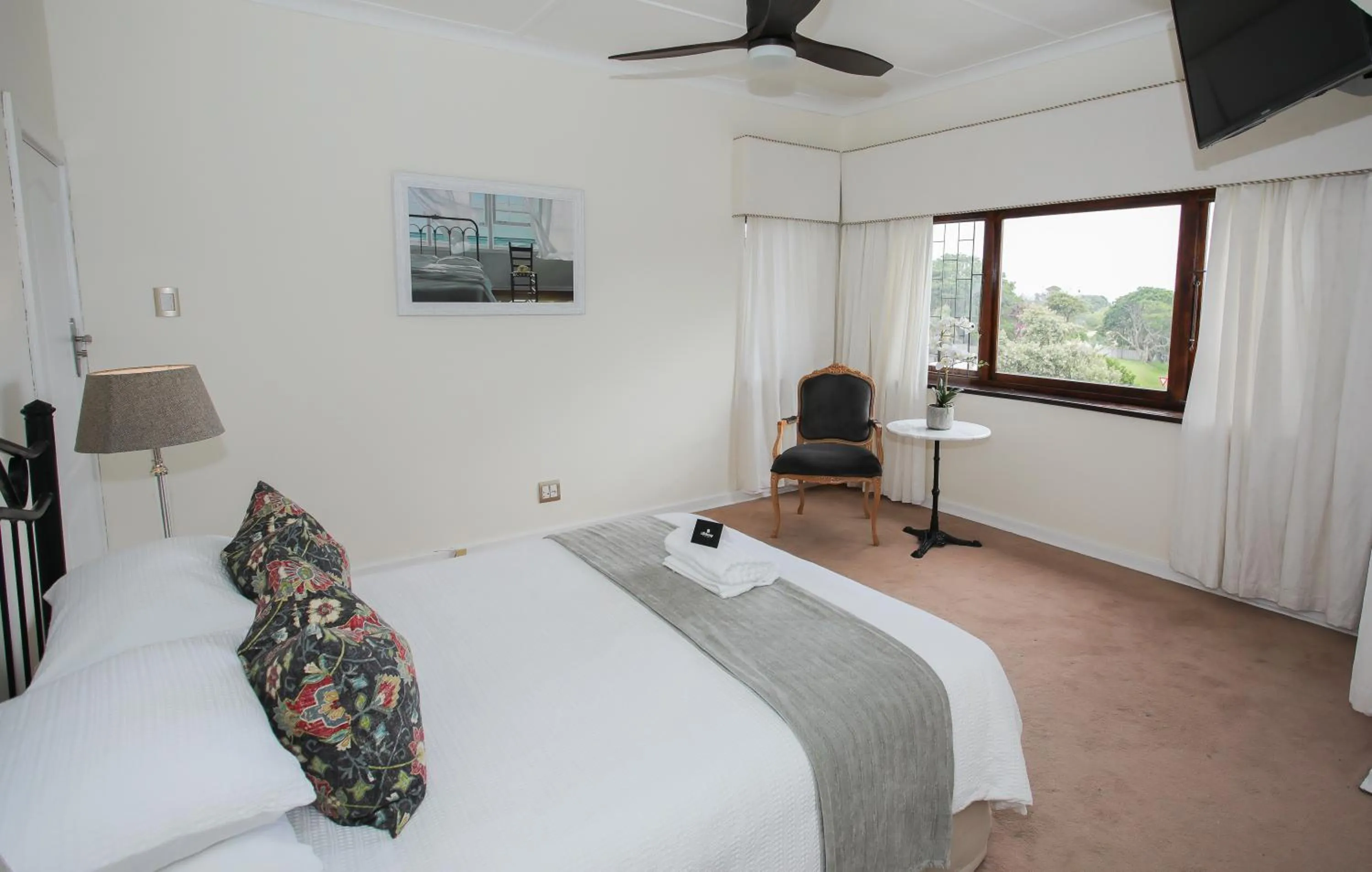 Photo of the whole room, Bed in Hathaway Guest House