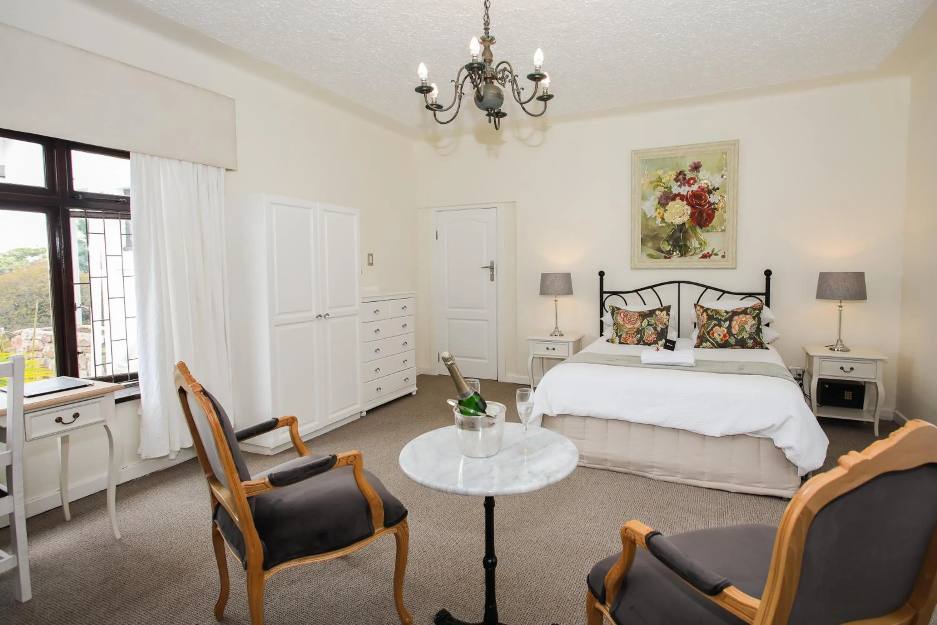 Photo of the whole room, Bed in Hathaway Guest House