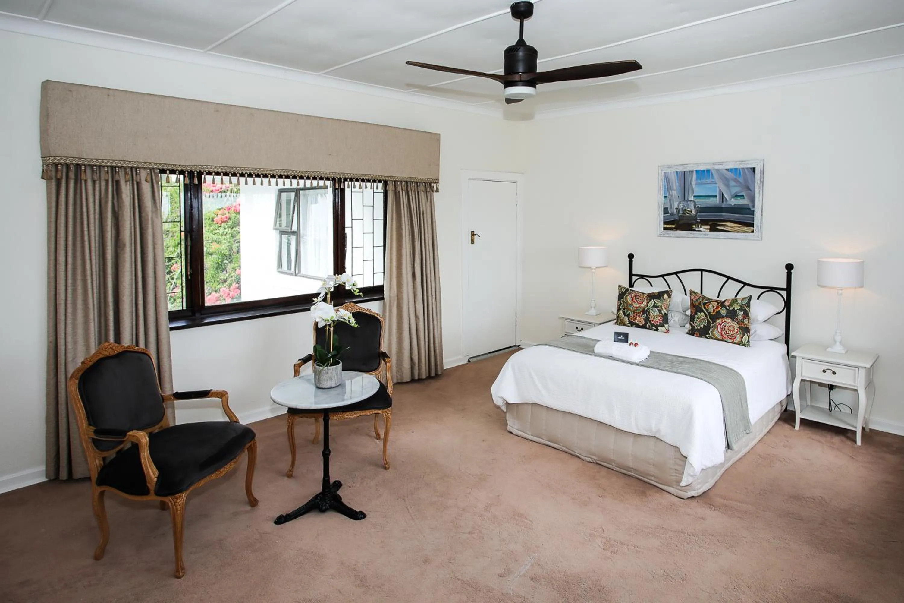 Photo of the whole room, Bed in Hathaway Guest House