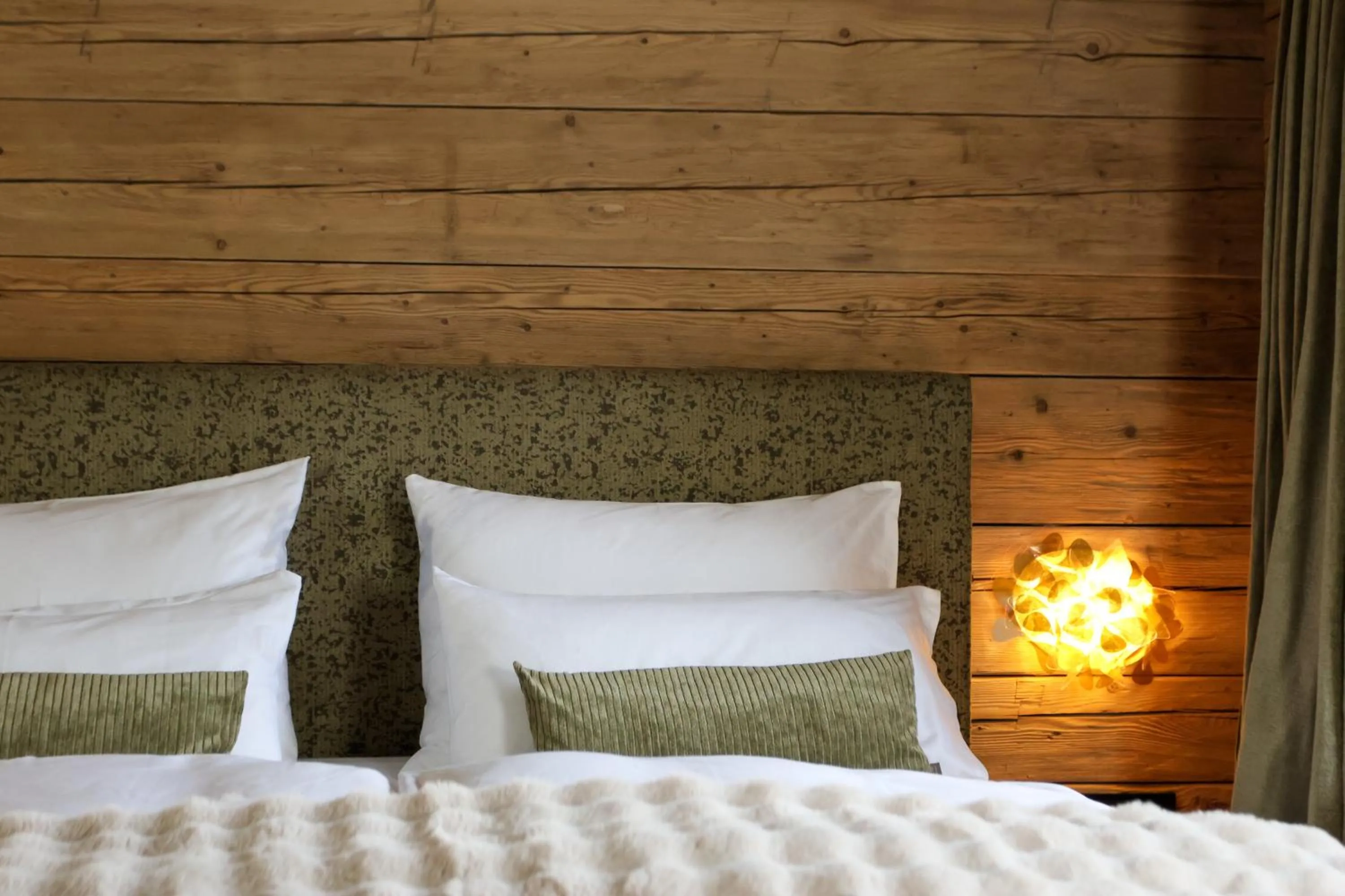 Bed in Hotel Alexander