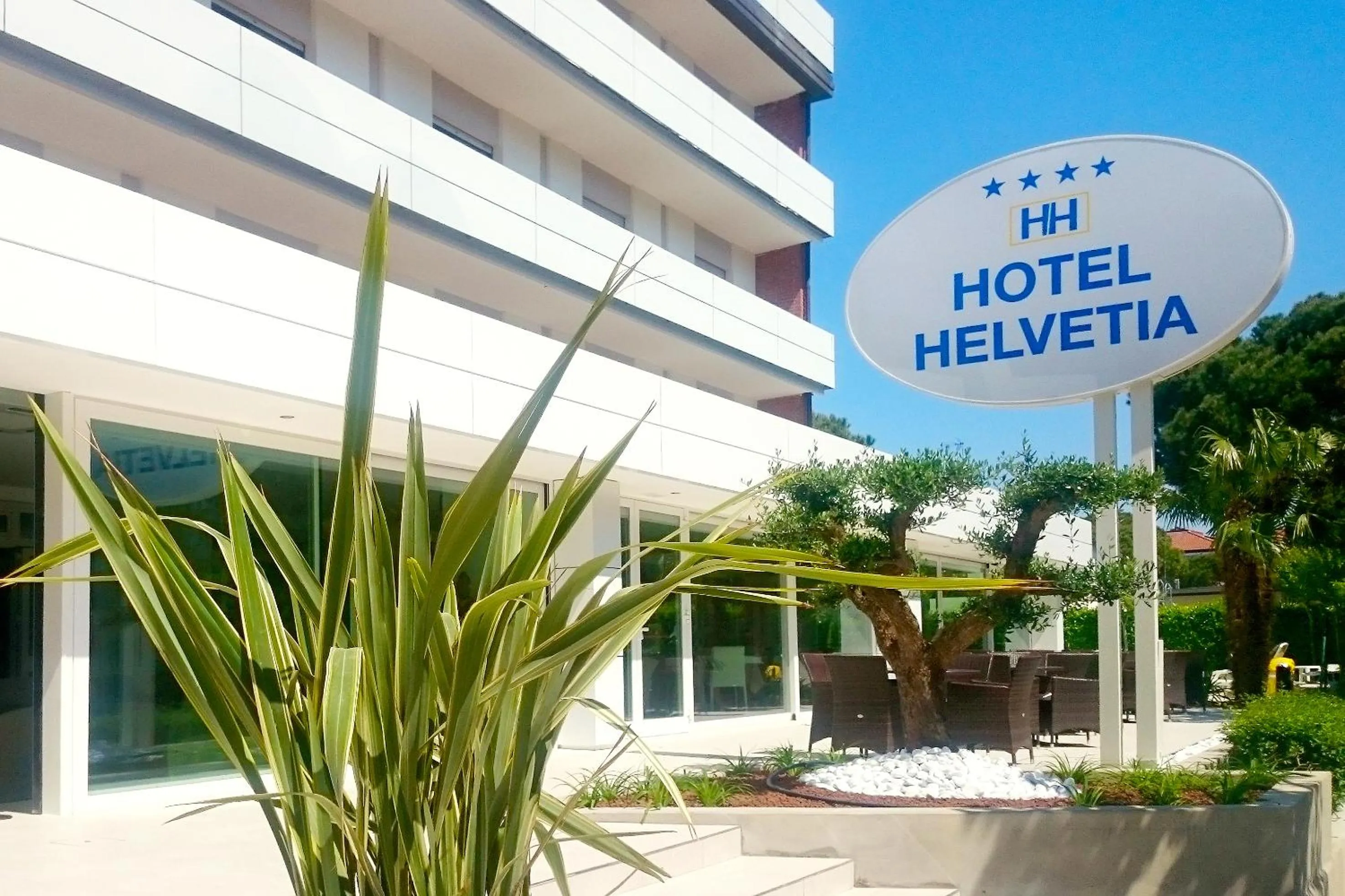 Facade/entrance in Hotel Helvetia