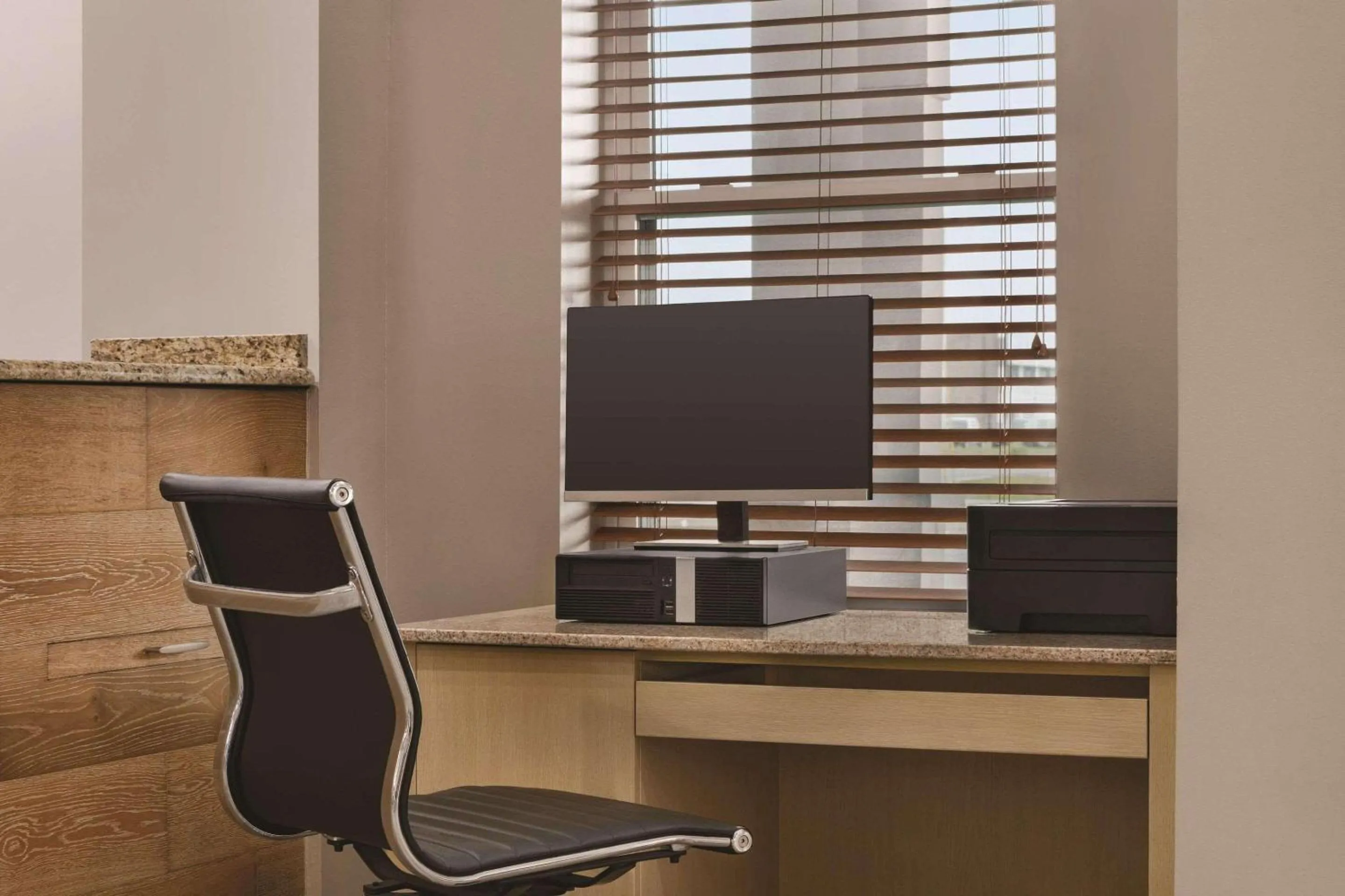 Business facilities in Country Inn & Suites by Radisson, Panama City, FL