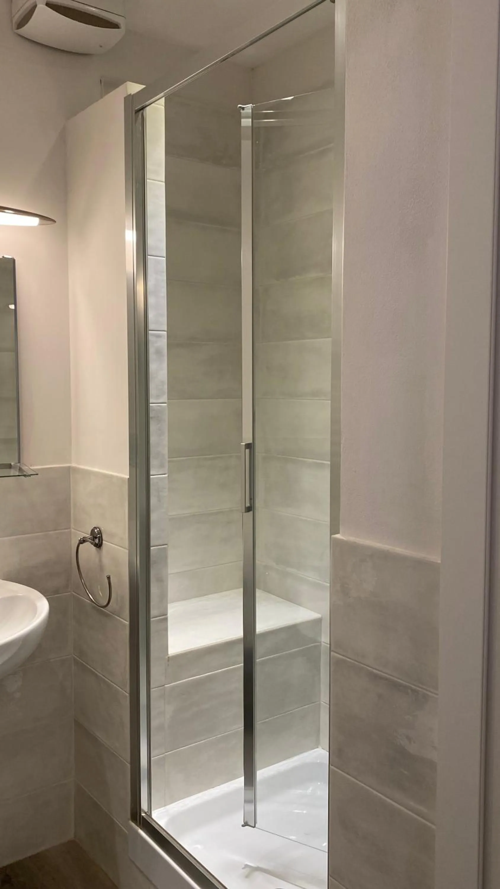 Shower in Le Tre Lune Suites