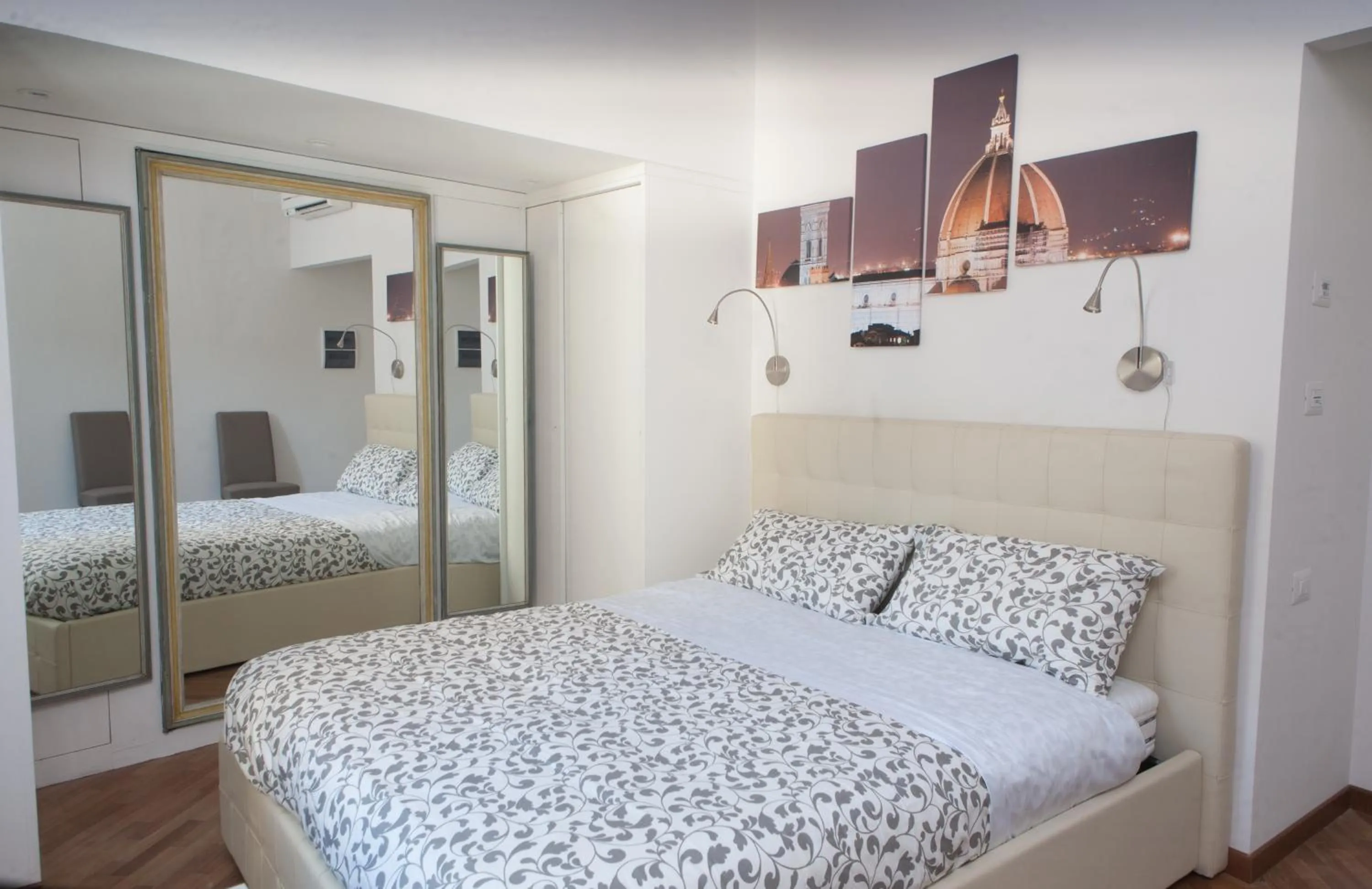 Bed in Le Tre Lune Suites