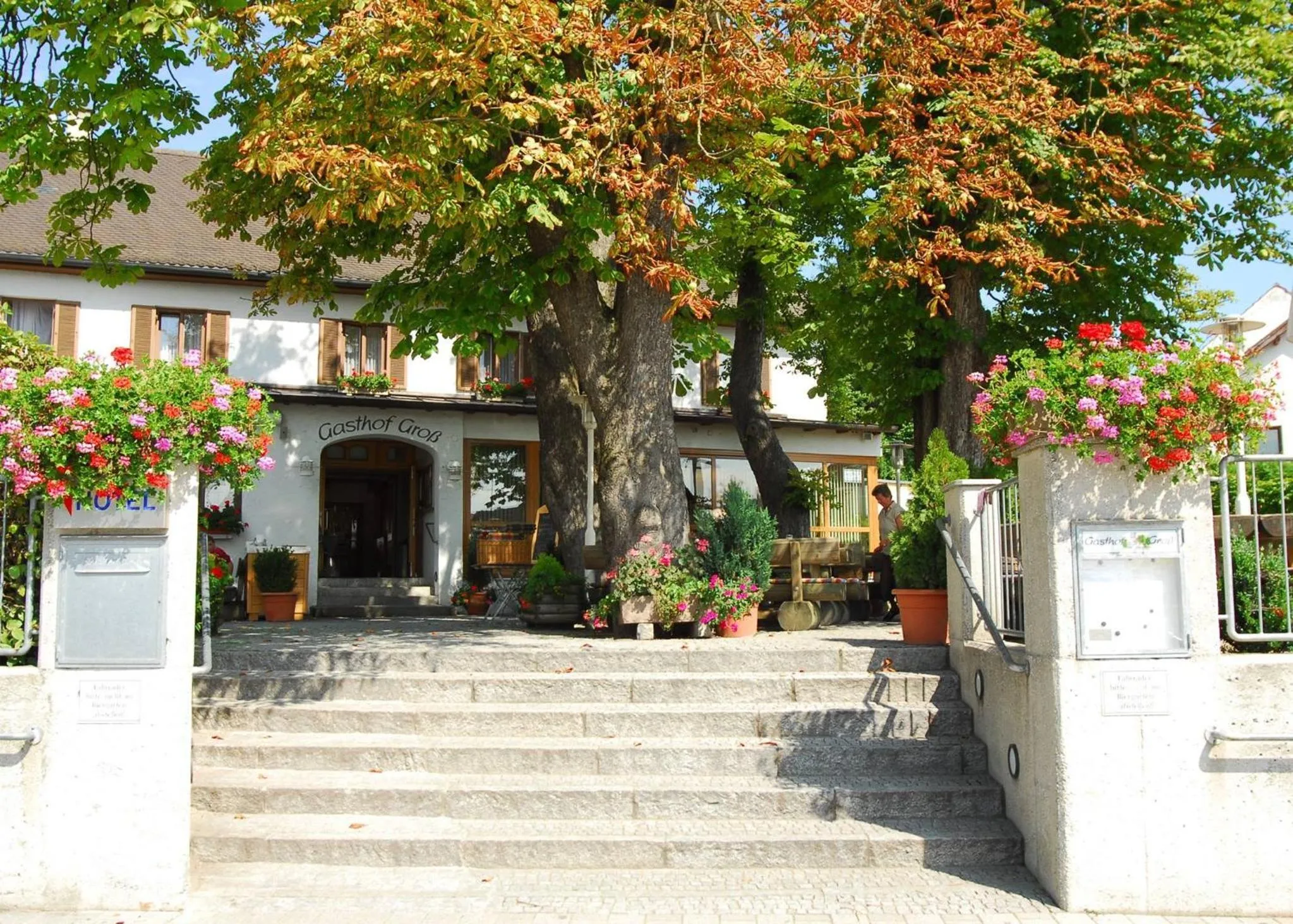 Facade/entrance in Hotel Gasthof Groß