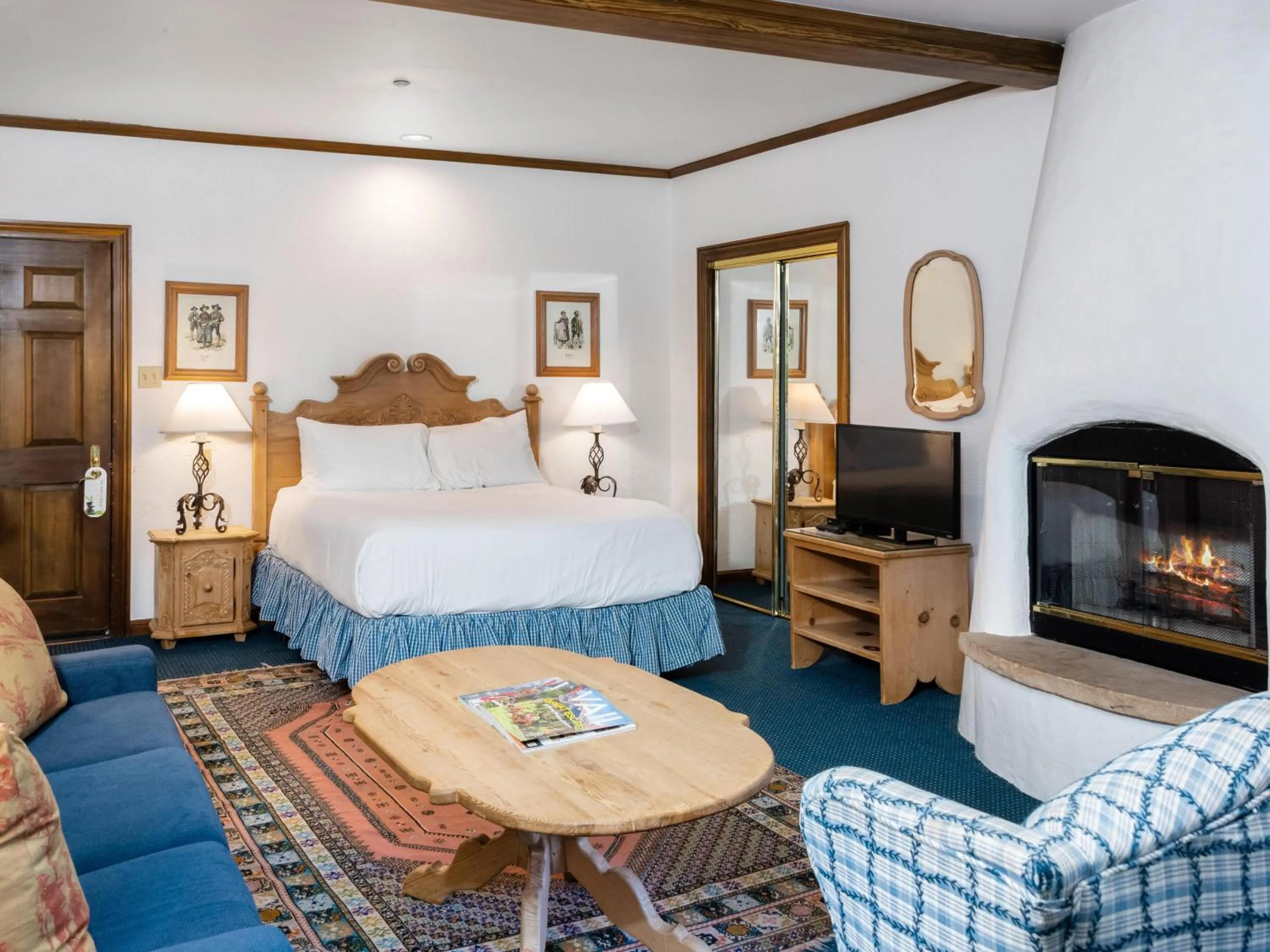 Photo of the whole room, Bed in Christiania Lodge