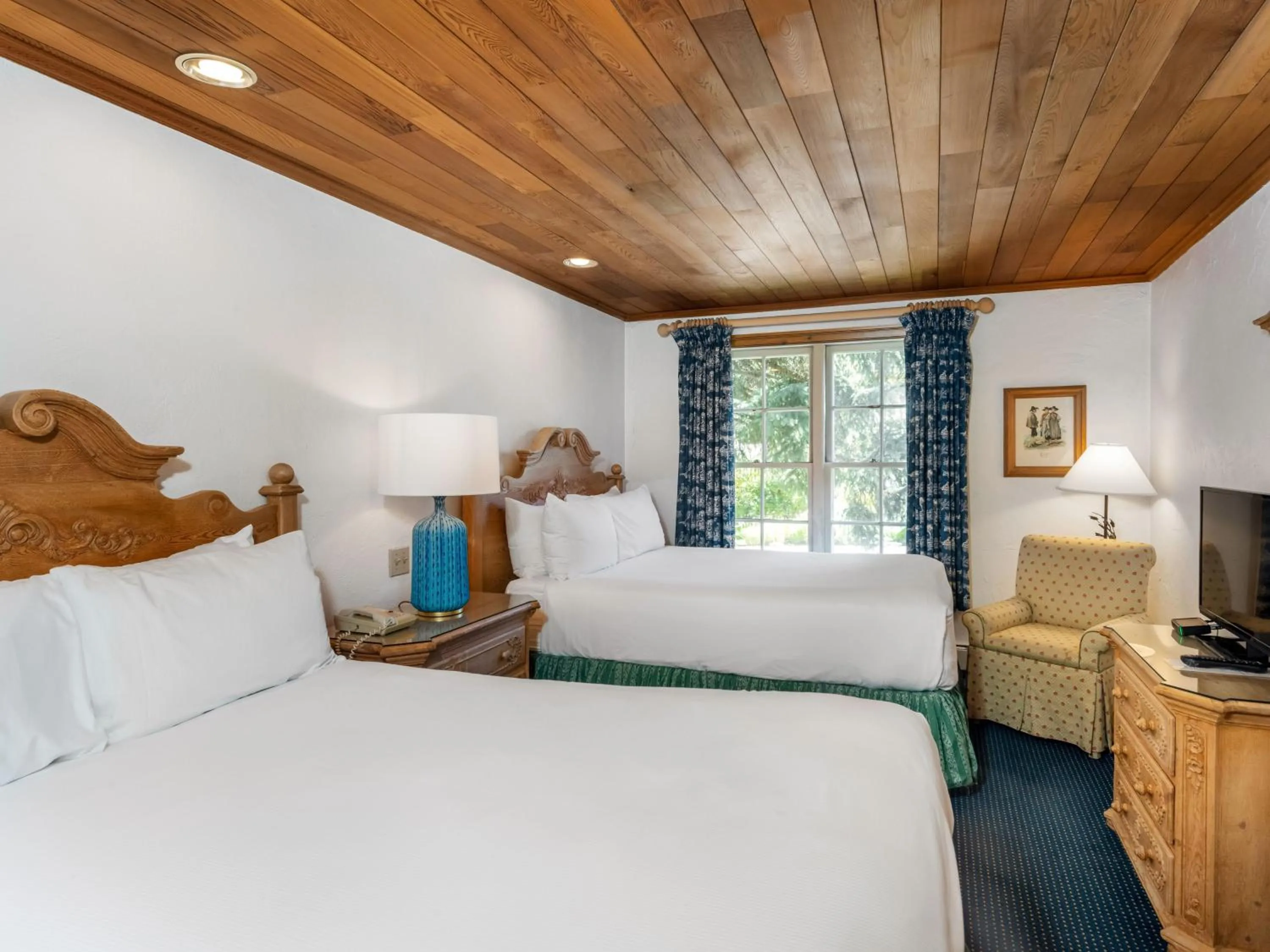 Photo of the whole room, Bed in Christiania Lodge