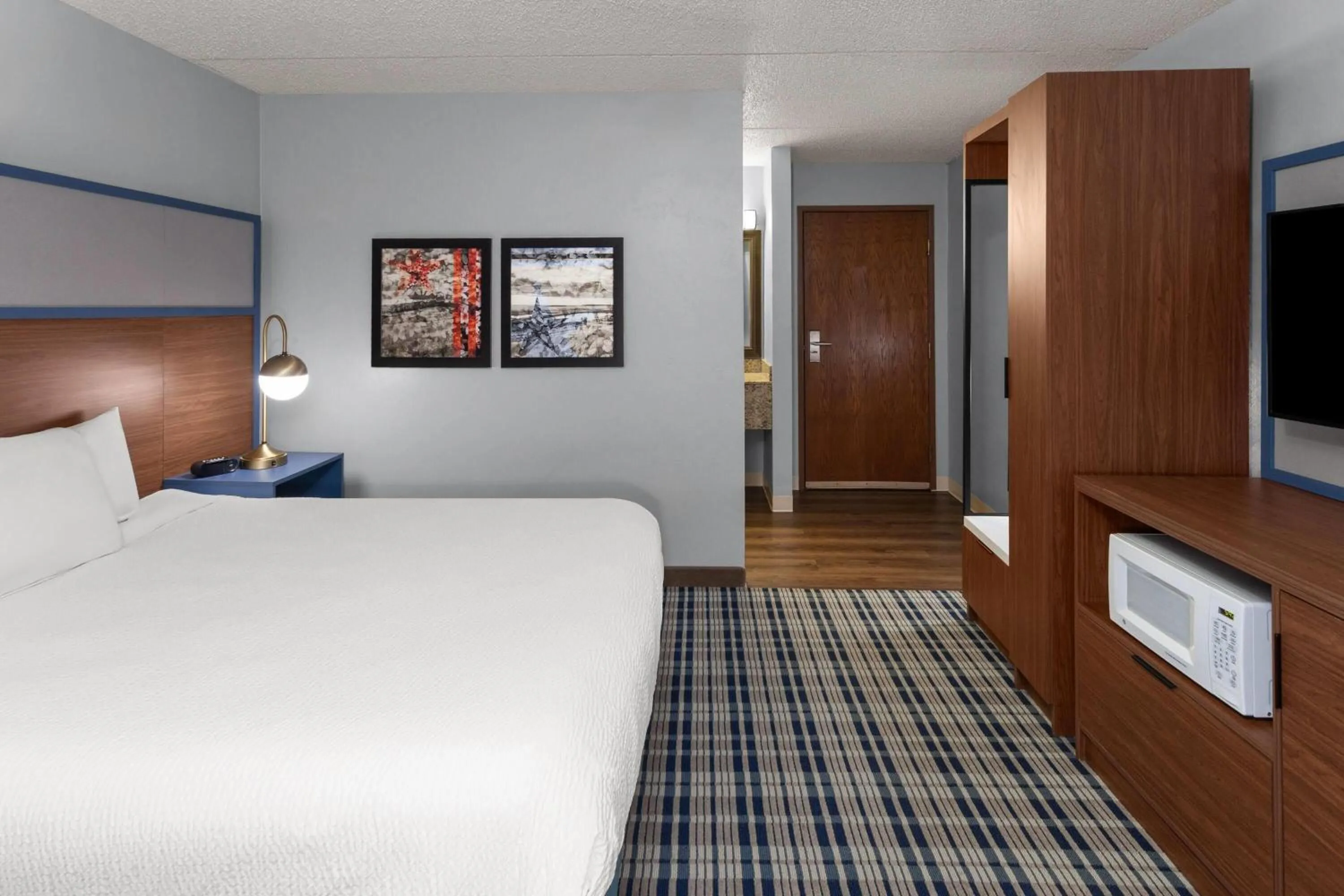 Photo of the whole room, Bed in AmericInn by Wyndham Green Bay West