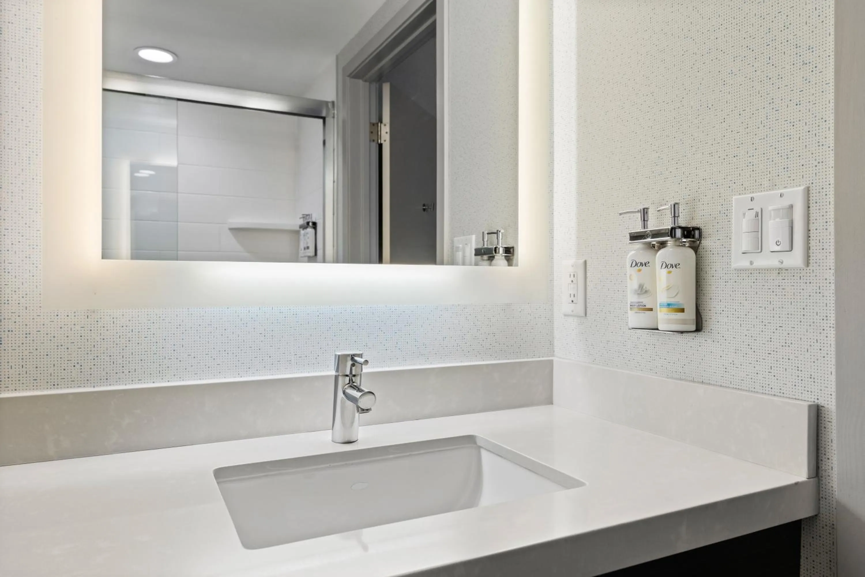 Bathroom in Holiday Inn Express - Sunnyvale - Silicon Valley by IHG