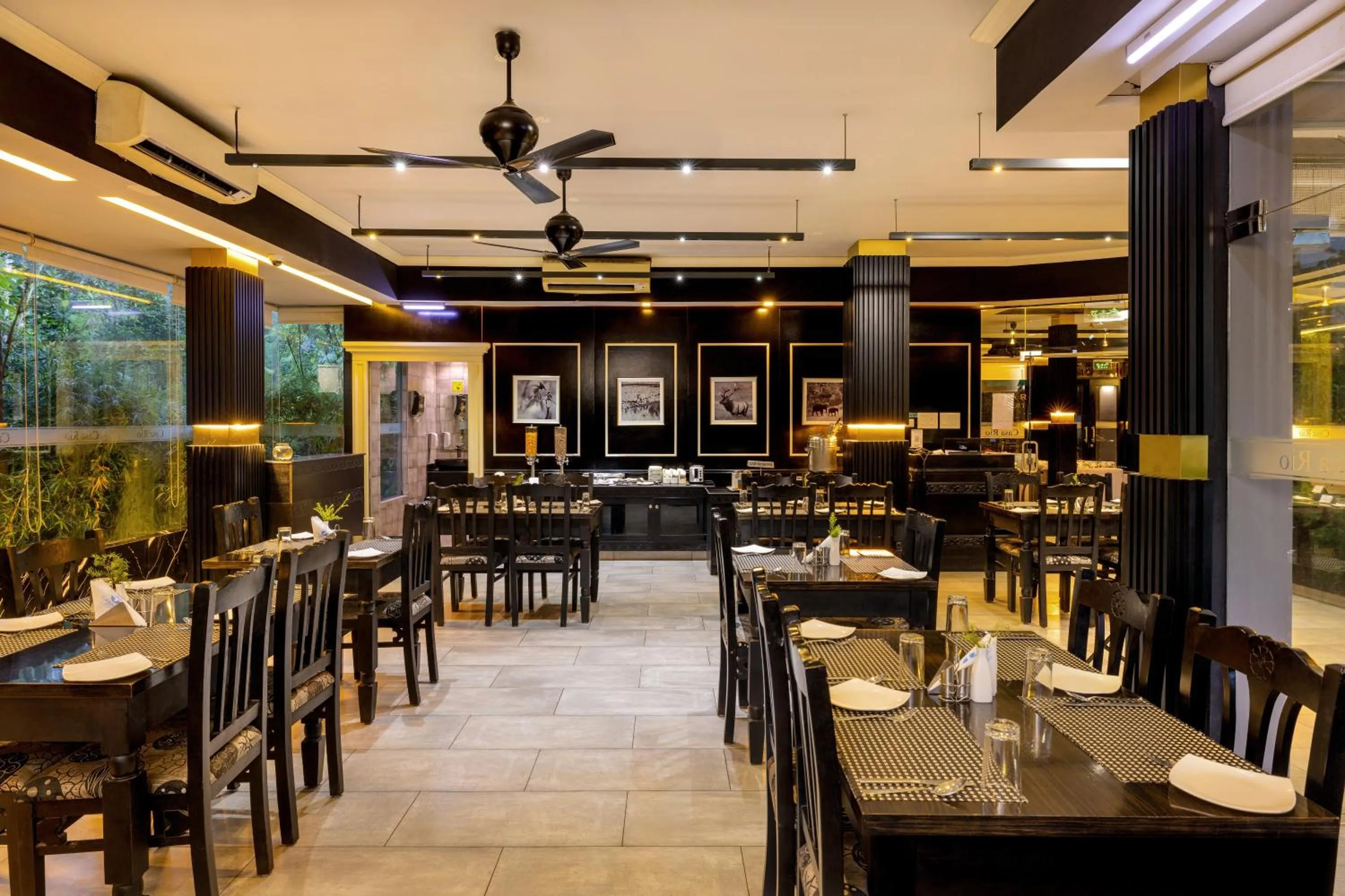 Restaurant/places to eat in Casa Rio Resorts Athirappilly