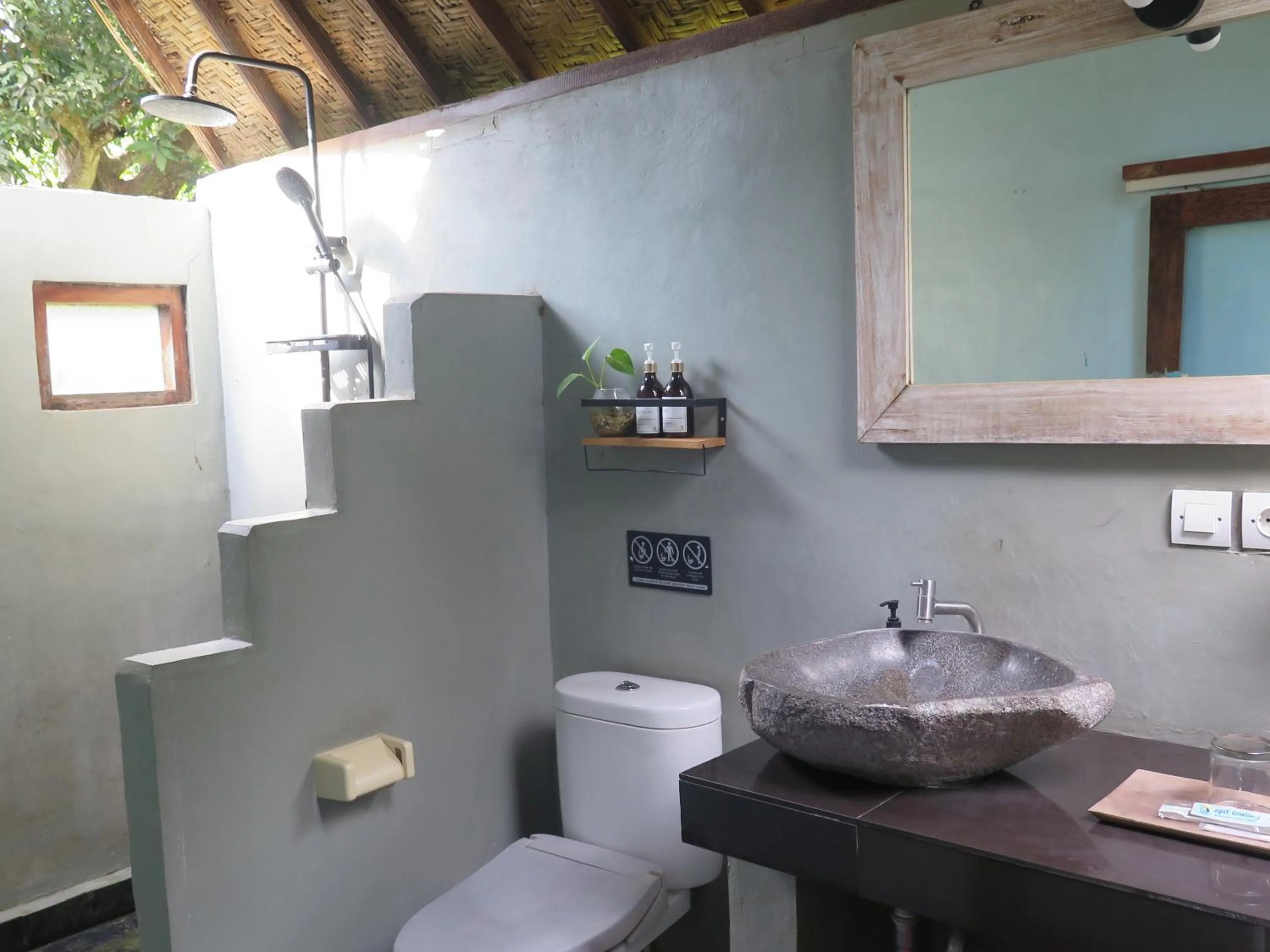 Bathroom in Apit Lawang Villas & Resto