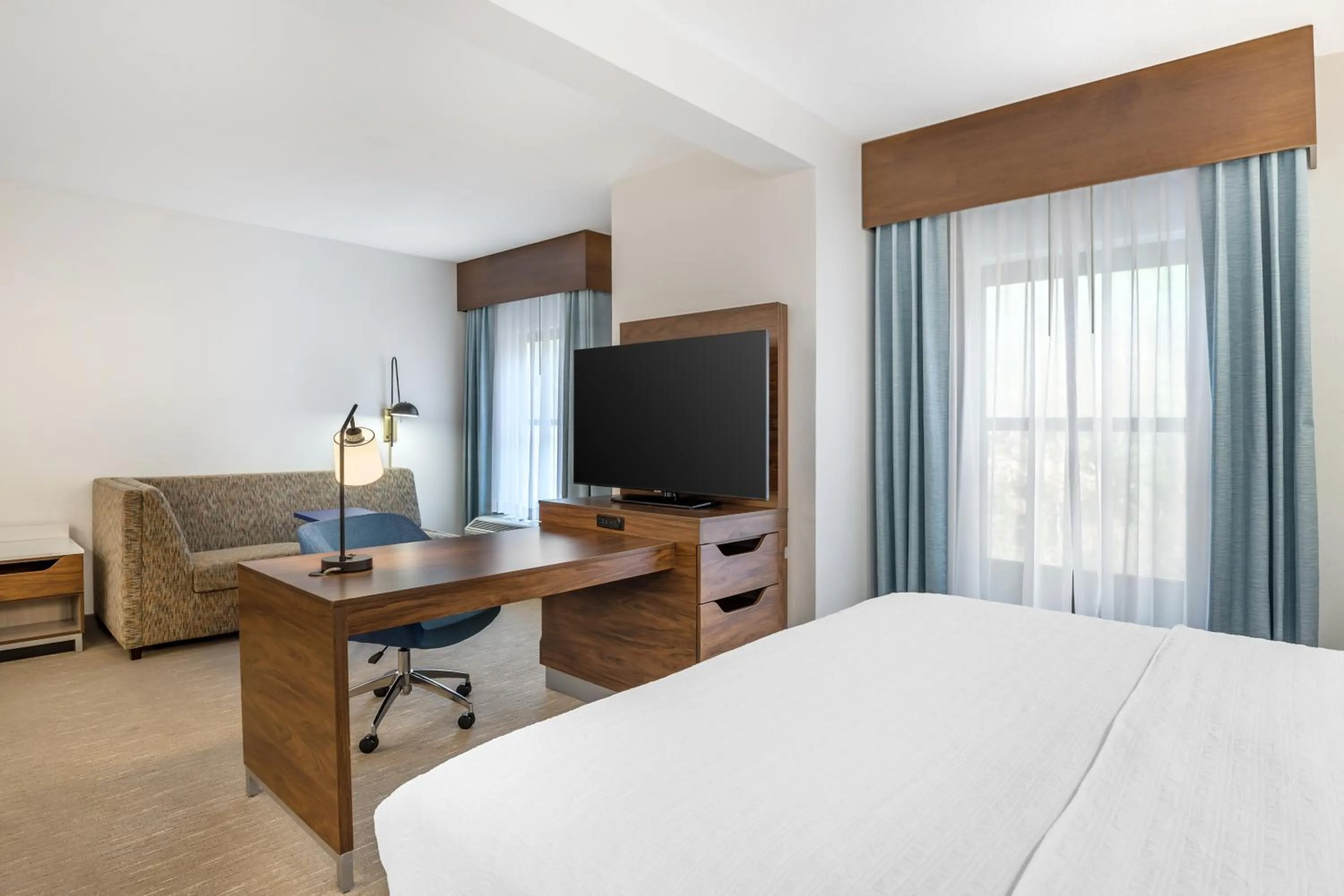 Bed in Hampton Inn Petersburg-Fort Lee