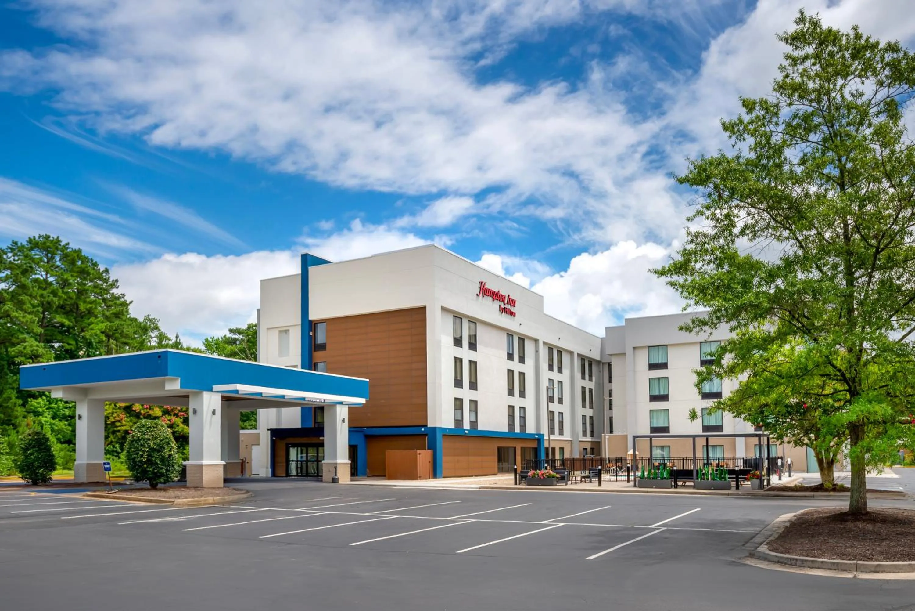 Property building in Hampton Inn Petersburg-Fort Lee