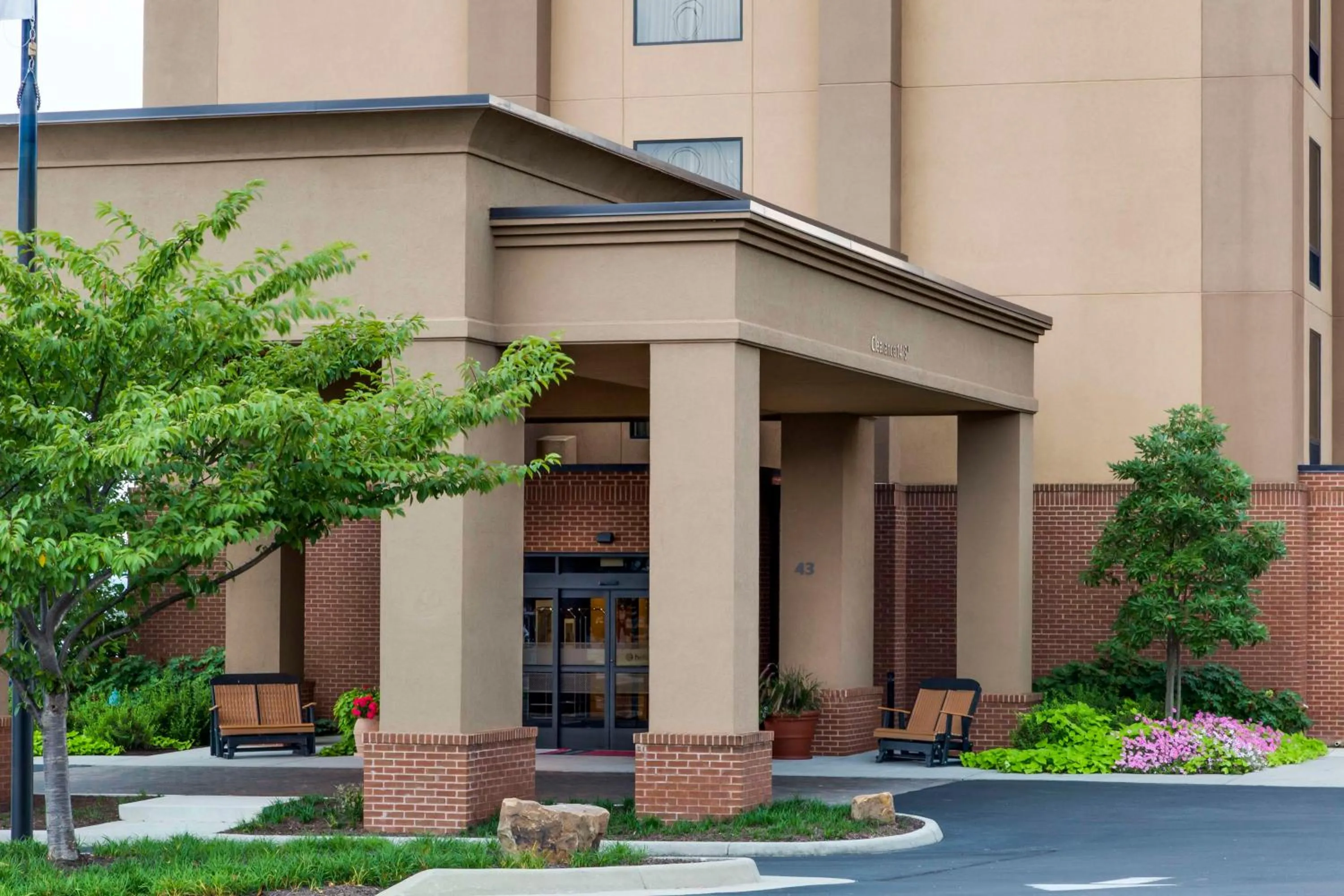 Property building in Hampton Inn Harrisonburg South