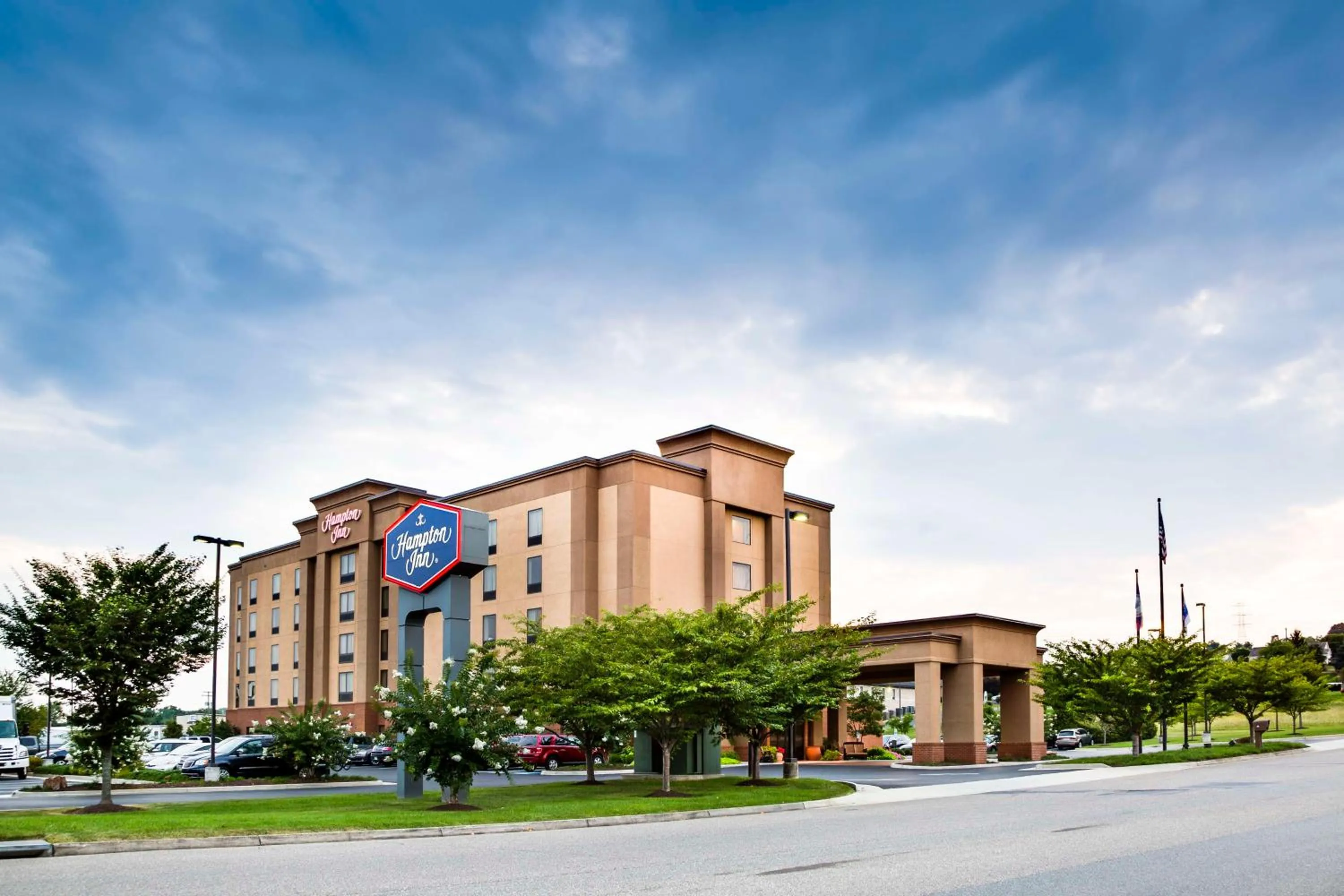 Property building in Hampton Inn Harrisonburg South