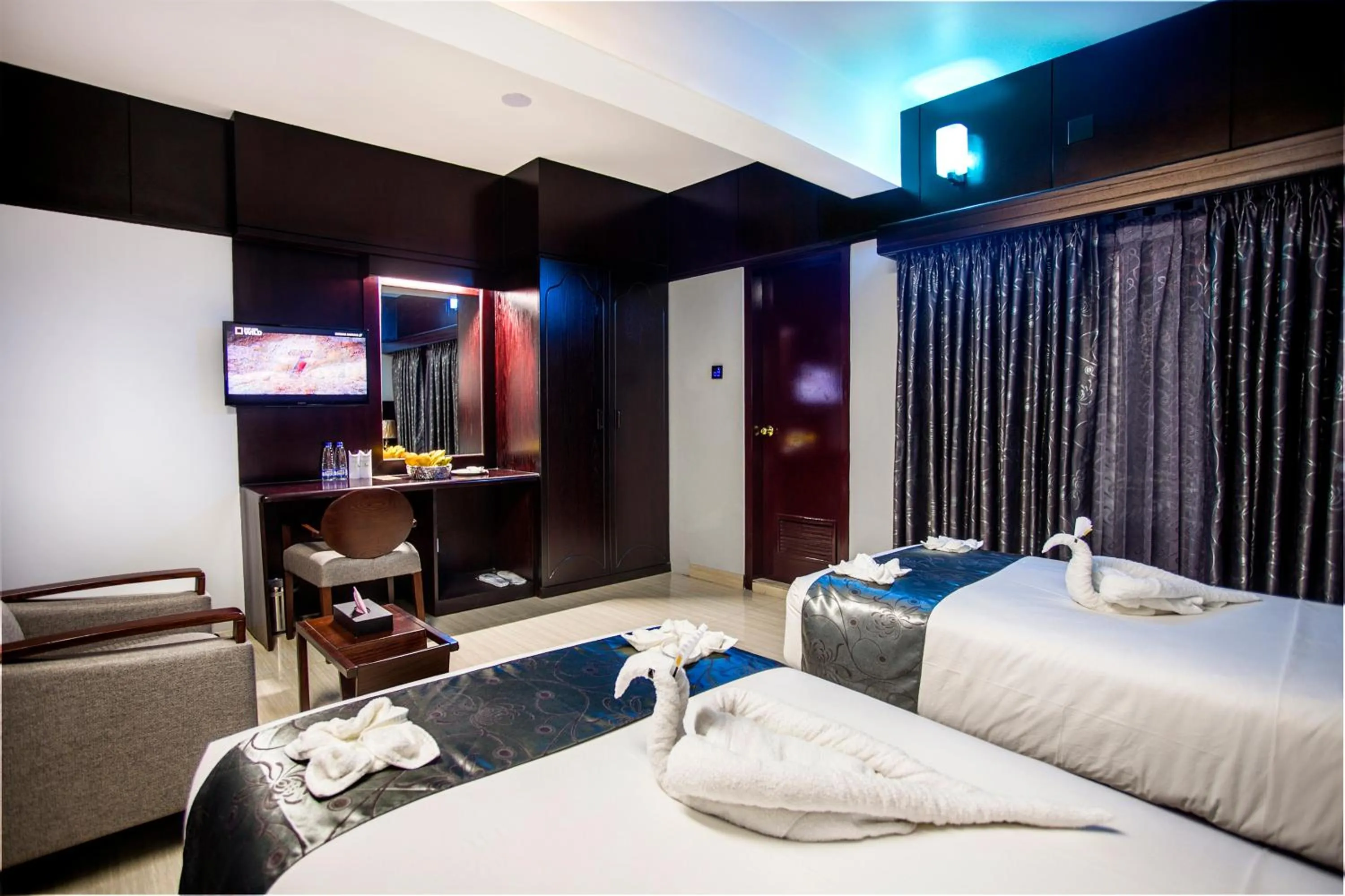 City view, Bed in Momo Inn