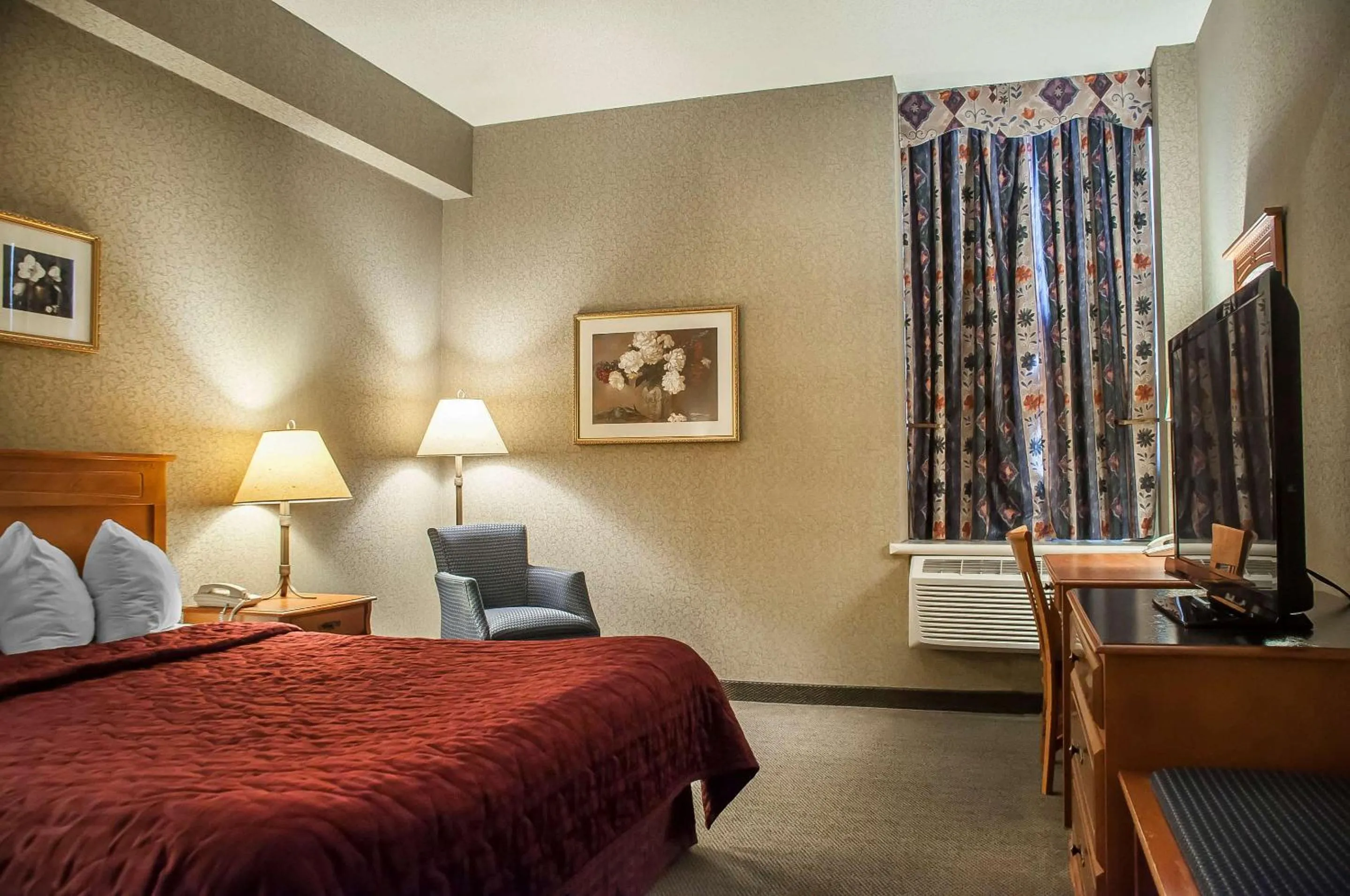 Bedroom, Bed in Comfort Inn Lundy's Lane