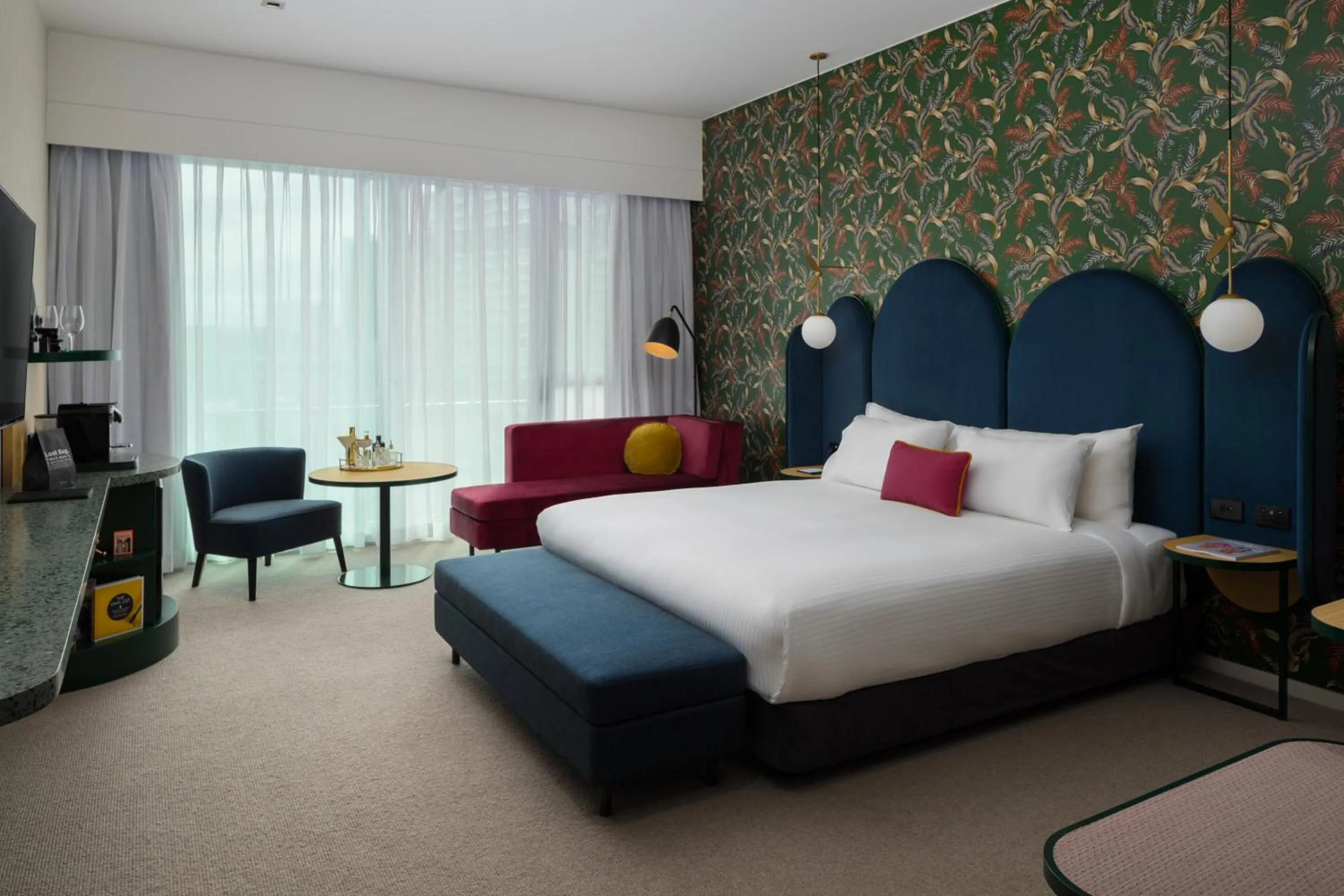 Living room, Bed in Ovolo Brisbane Fortitude Valley, a Wyndham Hotel