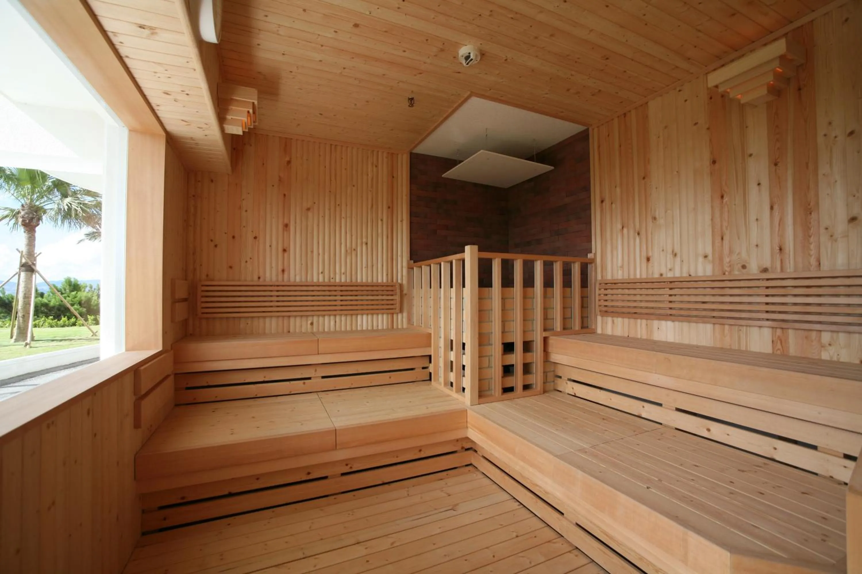 Spa and wellness centre/facilities in Okinawa Kariyushi Beach Resort Ocean Spa