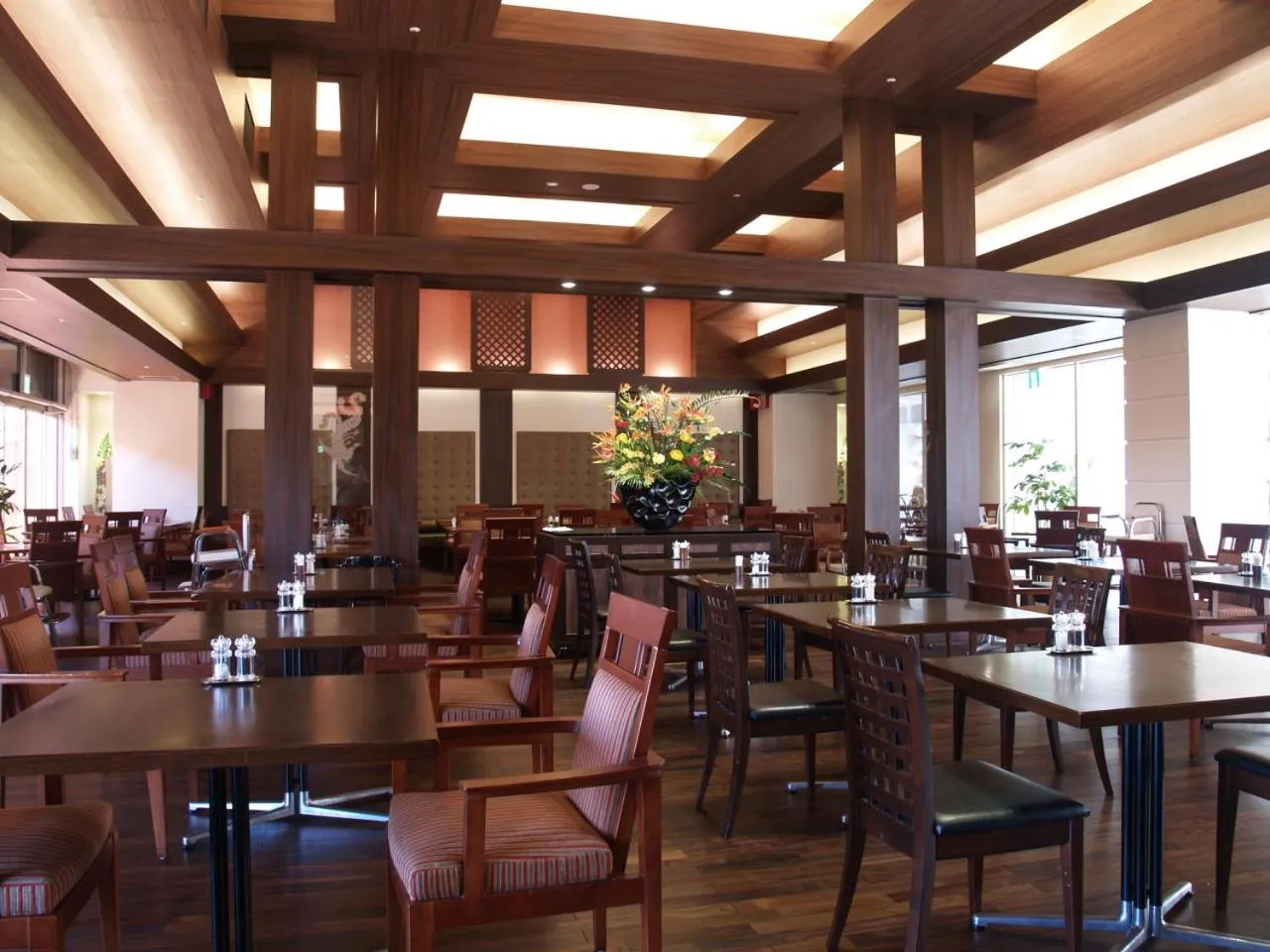 Restaurant/places to eat in Okinawa Kariyushi Beach Resort Ocean Spa