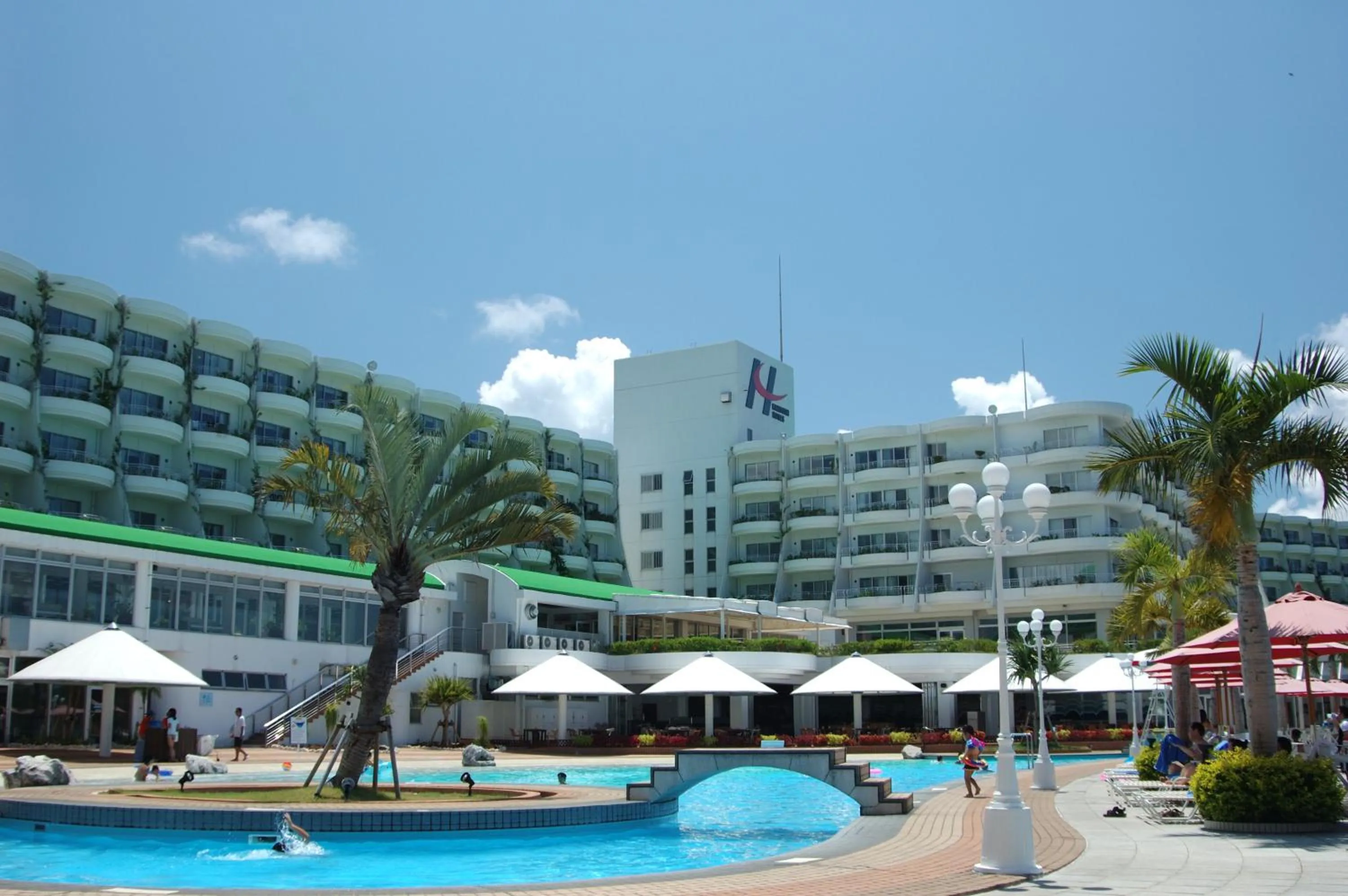 Facade/entrance in Okinawa Kariyushi Beach Resort Ocean Spa
