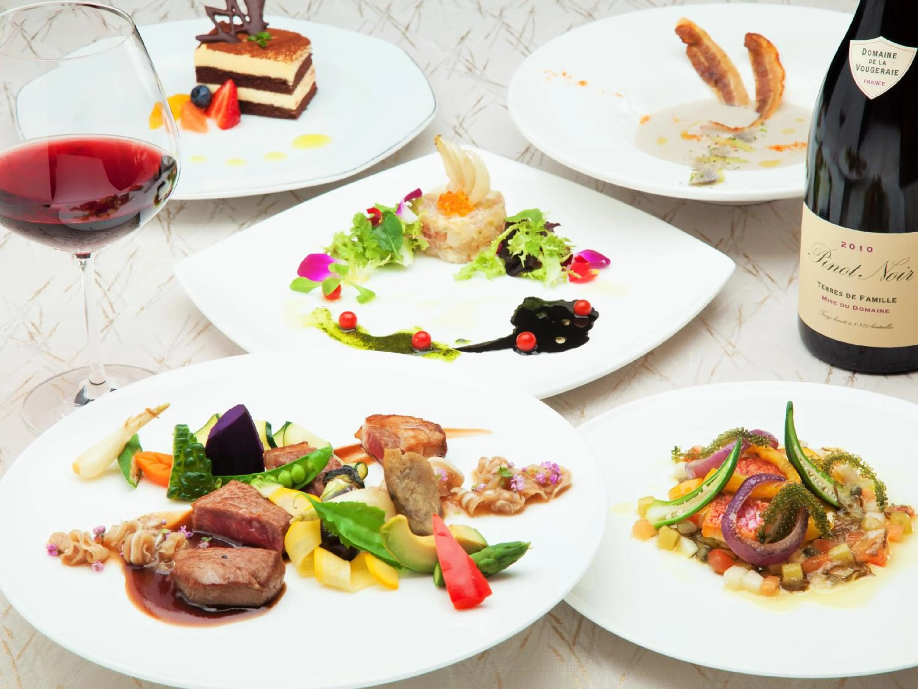 Restaurant/places to eat in Okinawa Kariyushi Resort EXES Onna