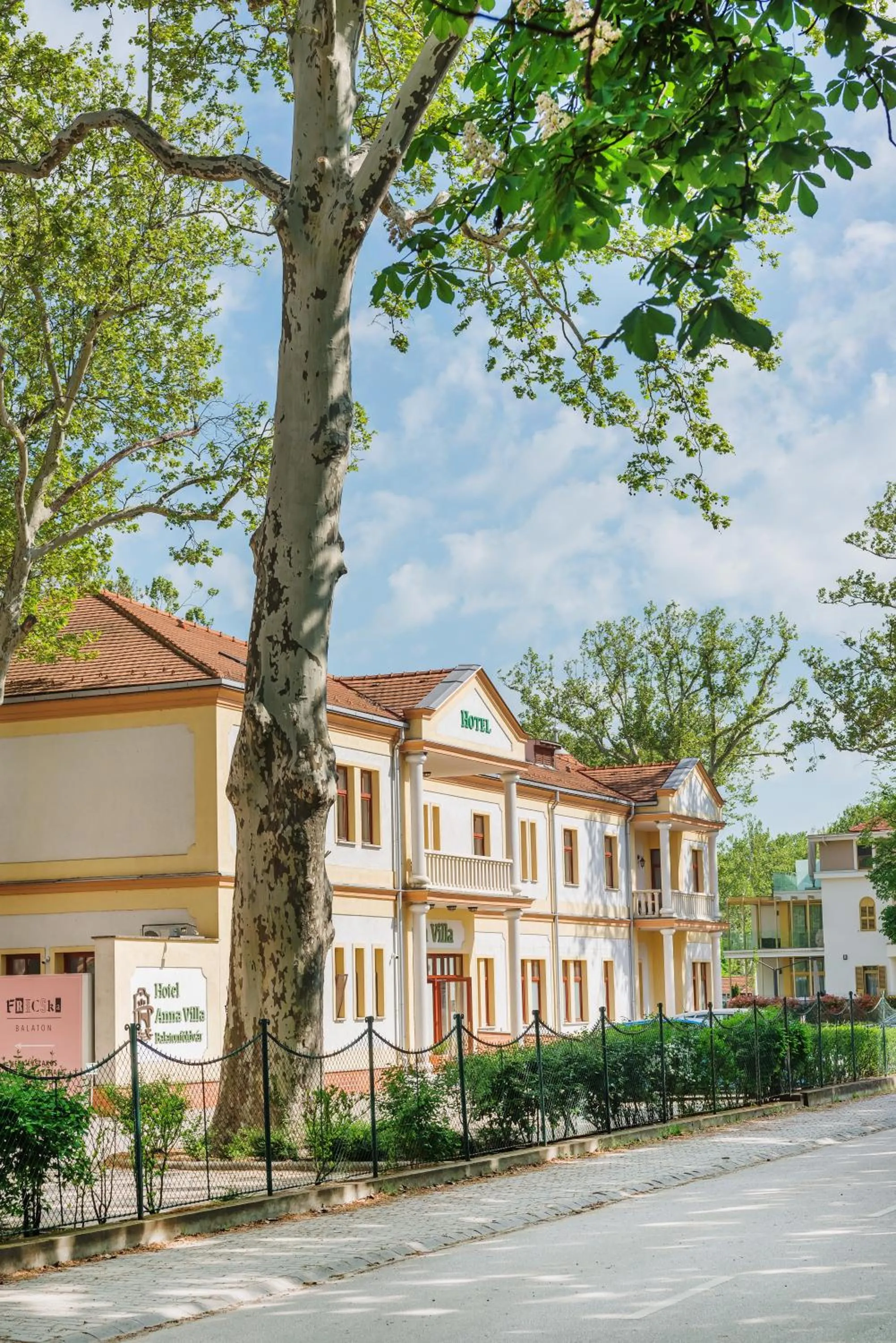 Property building in Hotel Anna Villa