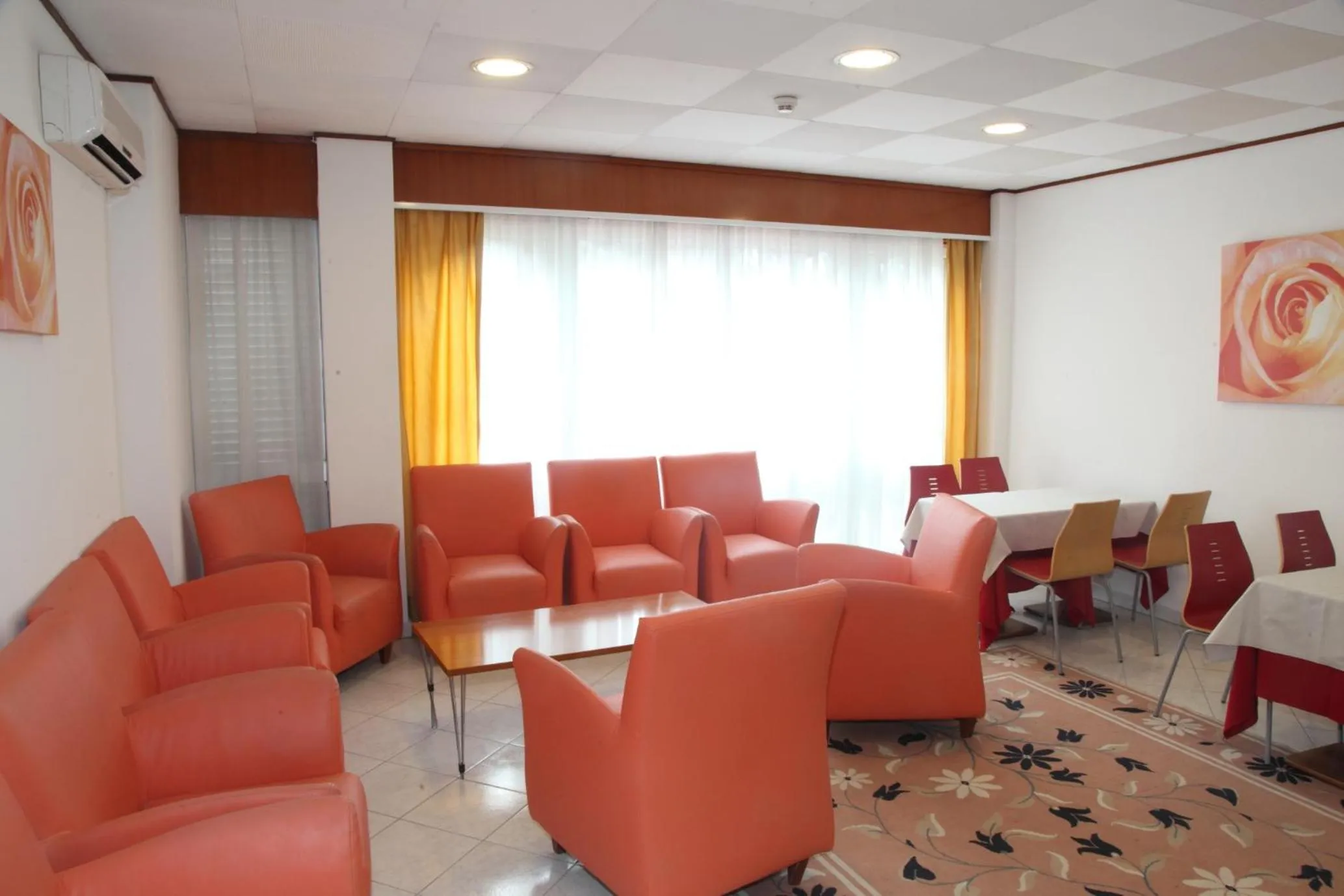 Communal lounge/ TV room in Hotel Regina