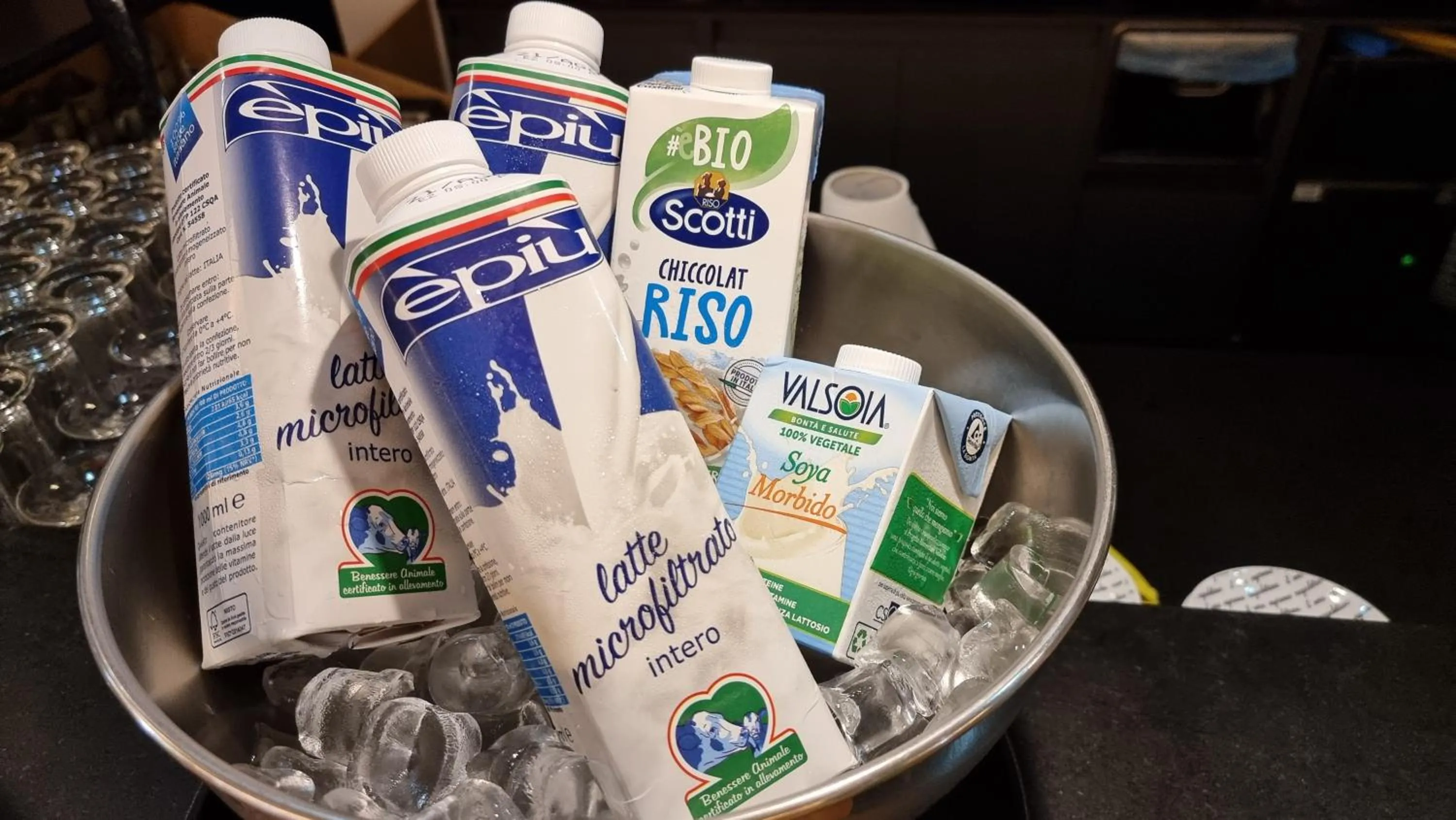 Buffet breakfast in Hotel Regina