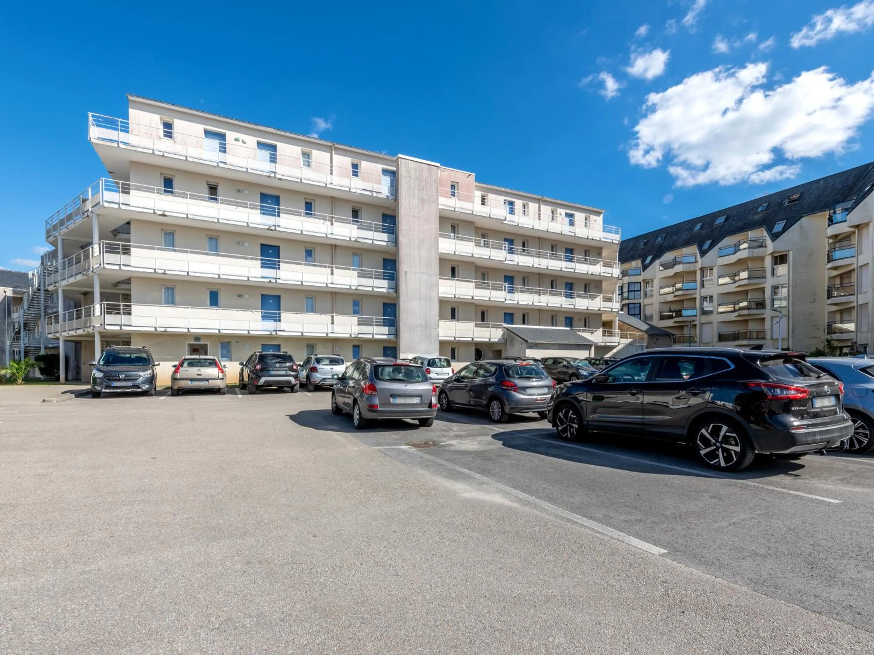 Parking in Vacancéole - Le Domaine de Bertheaume