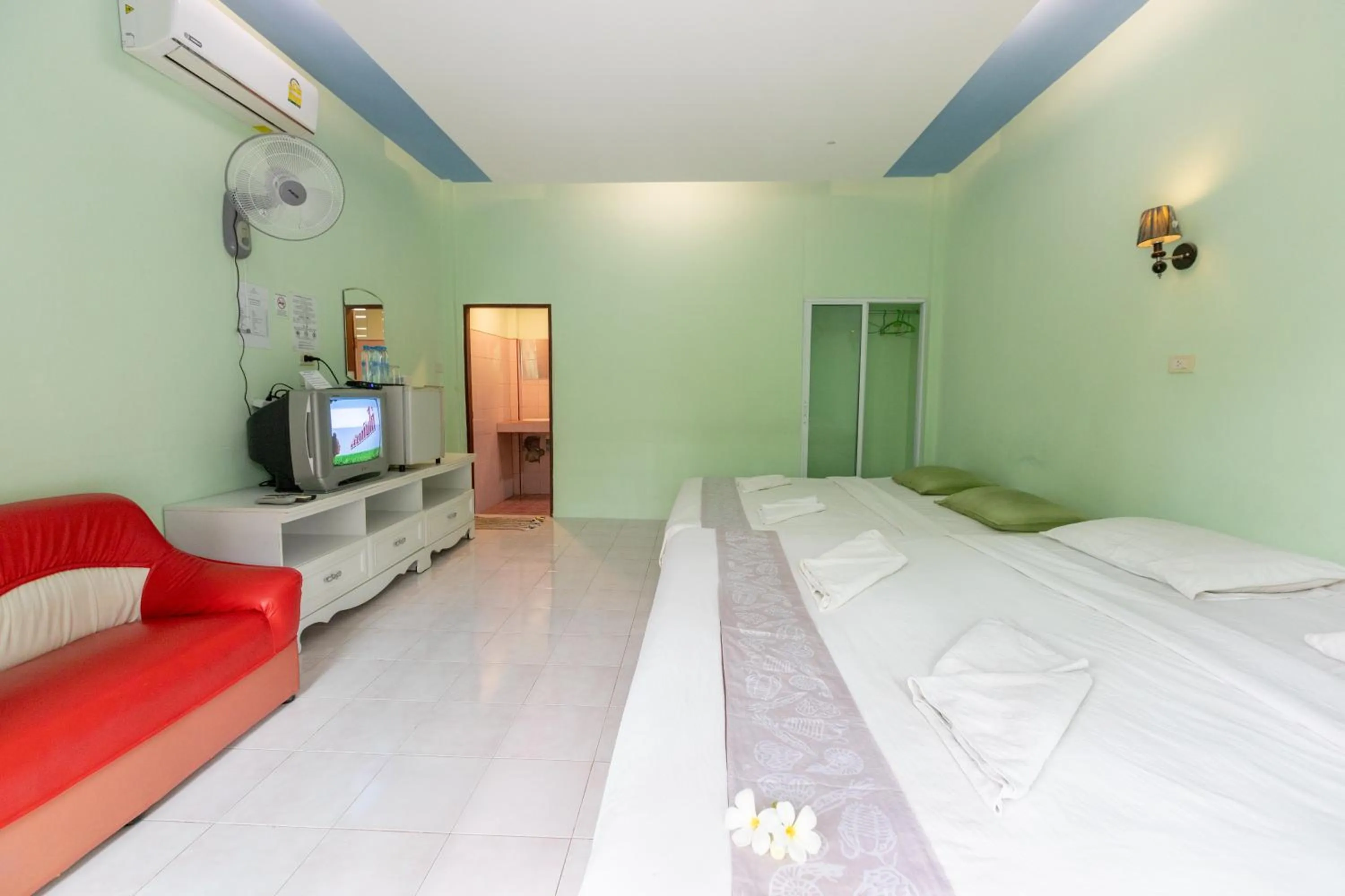 Photo of the whole room, Bed in Best House Resort