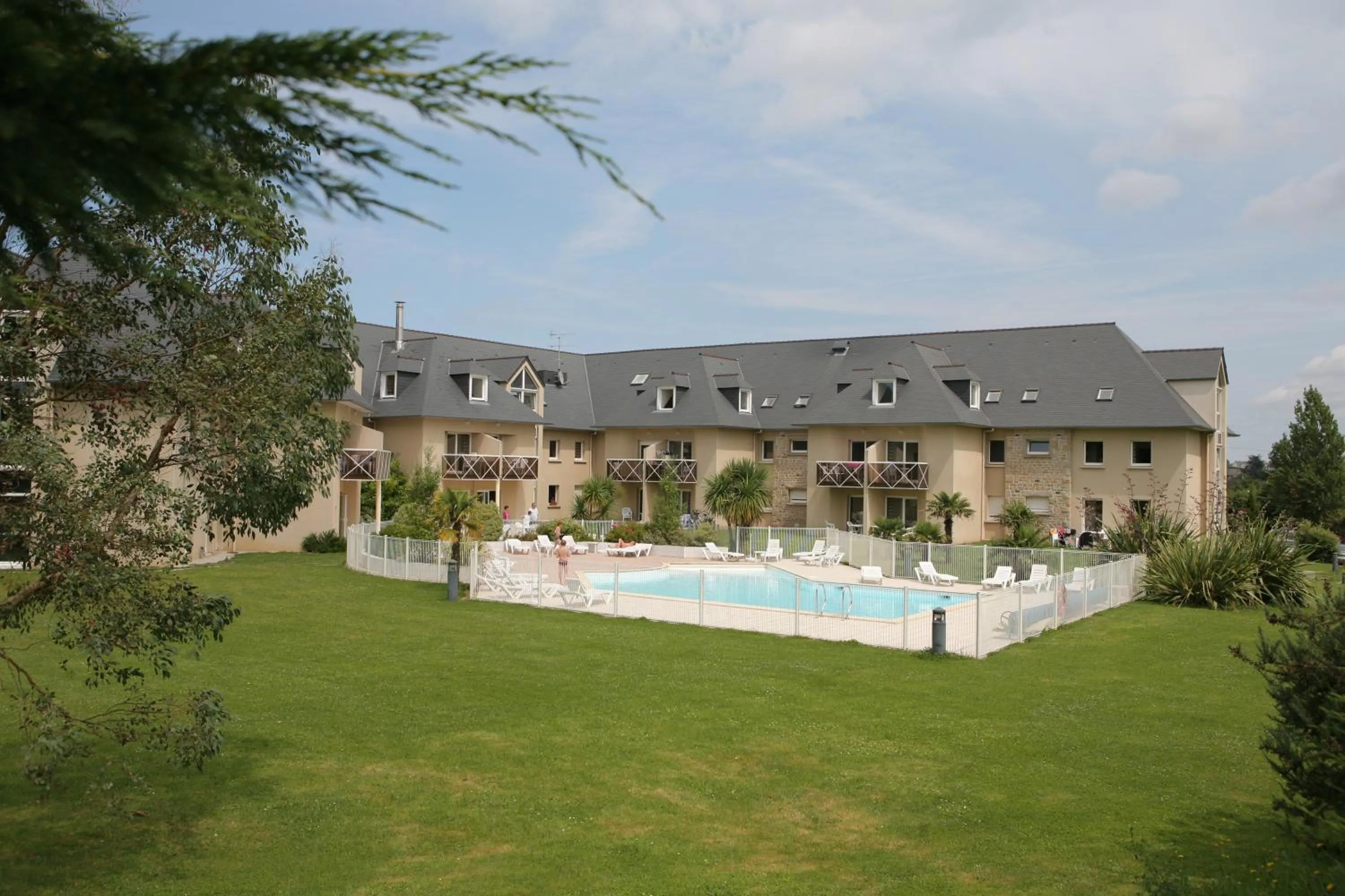 Facade/entrance in Résidence Néméa Kermael