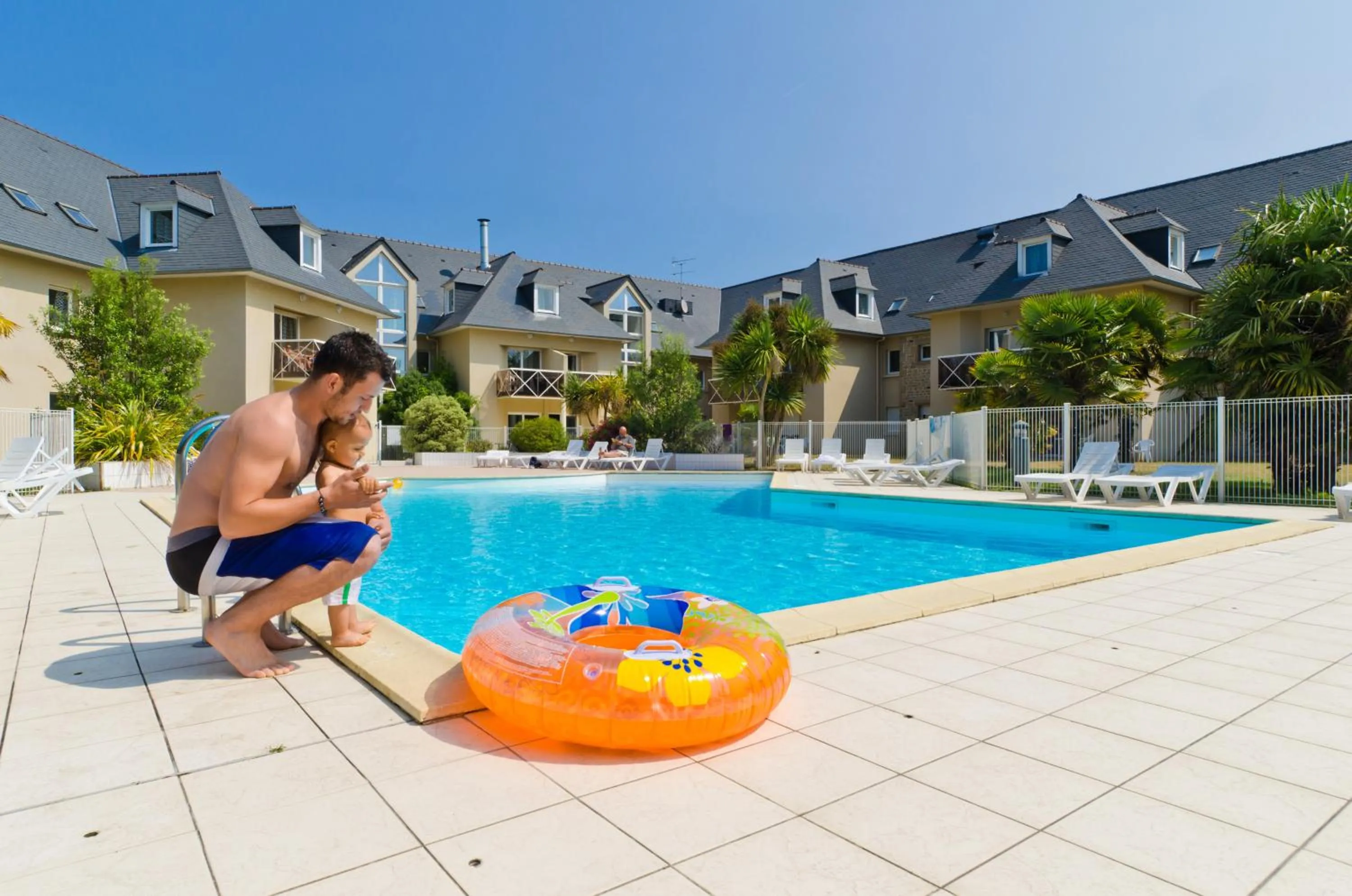 Swimming pool in Résidence Néméa Kermael