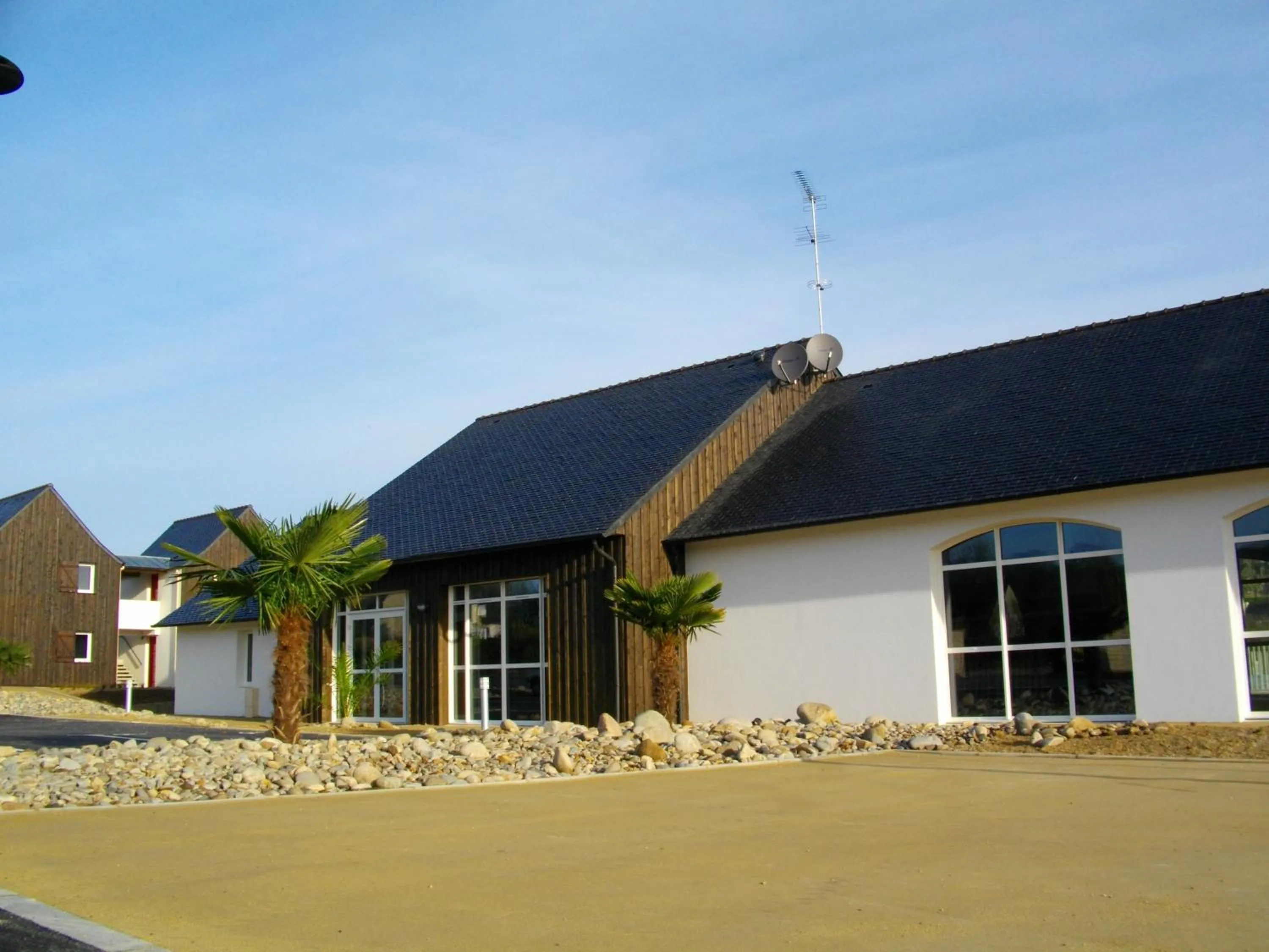 Facade/entrance in Résidence Néméa Les Roches