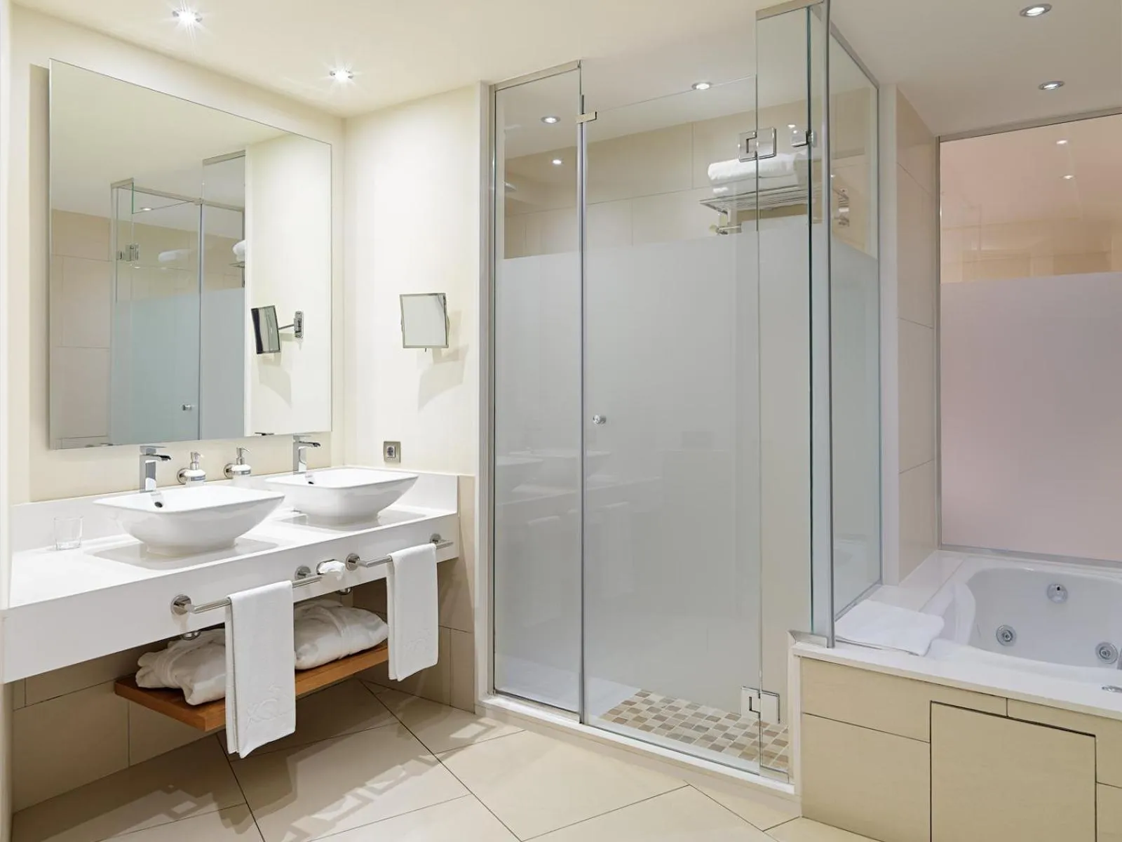 Shower in XQ El Palacete