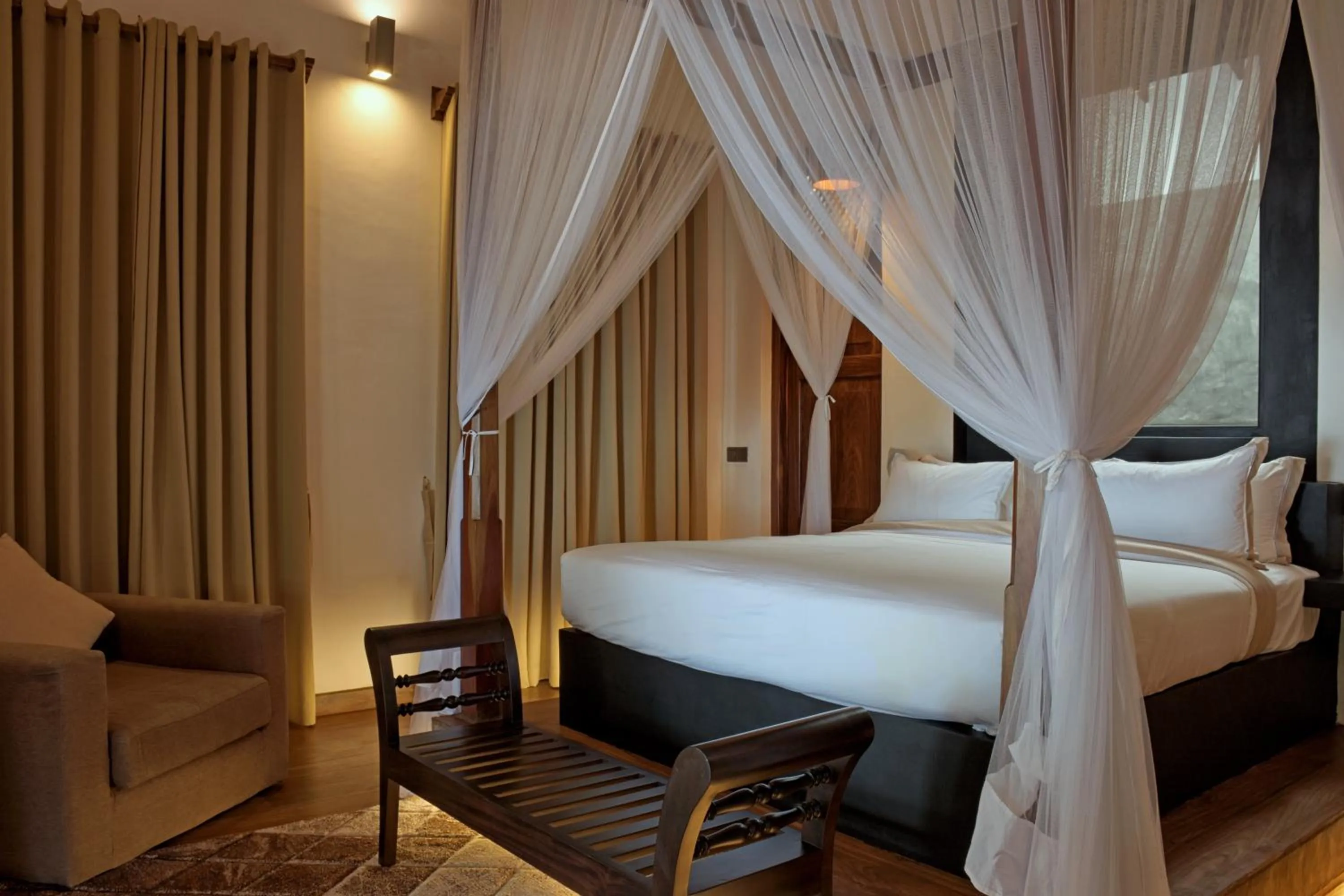 Bedroom, Bed in Era Beach