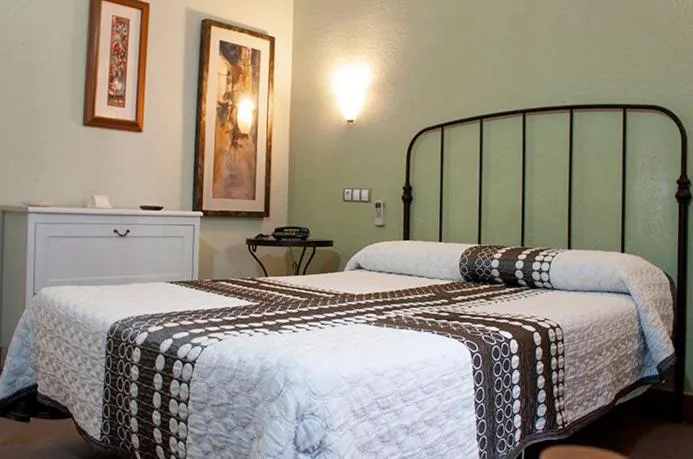 Bed in Hotel La Zambra