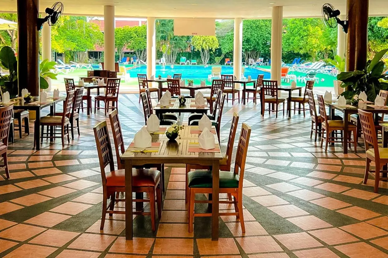 Restaurant/places to eat in Patong Resort Hotel - SHA Extra Plus