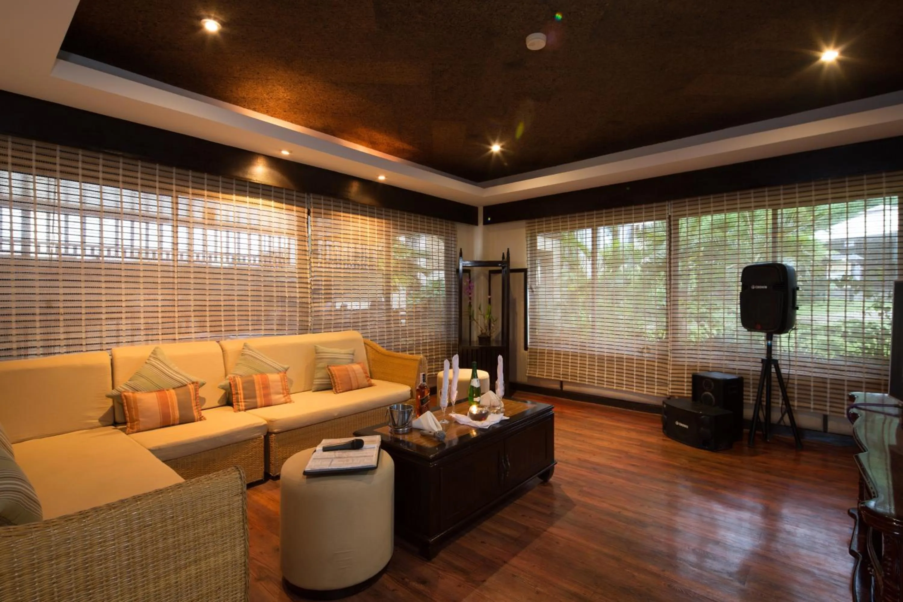 Karaoke in Alta Vista de Boracay