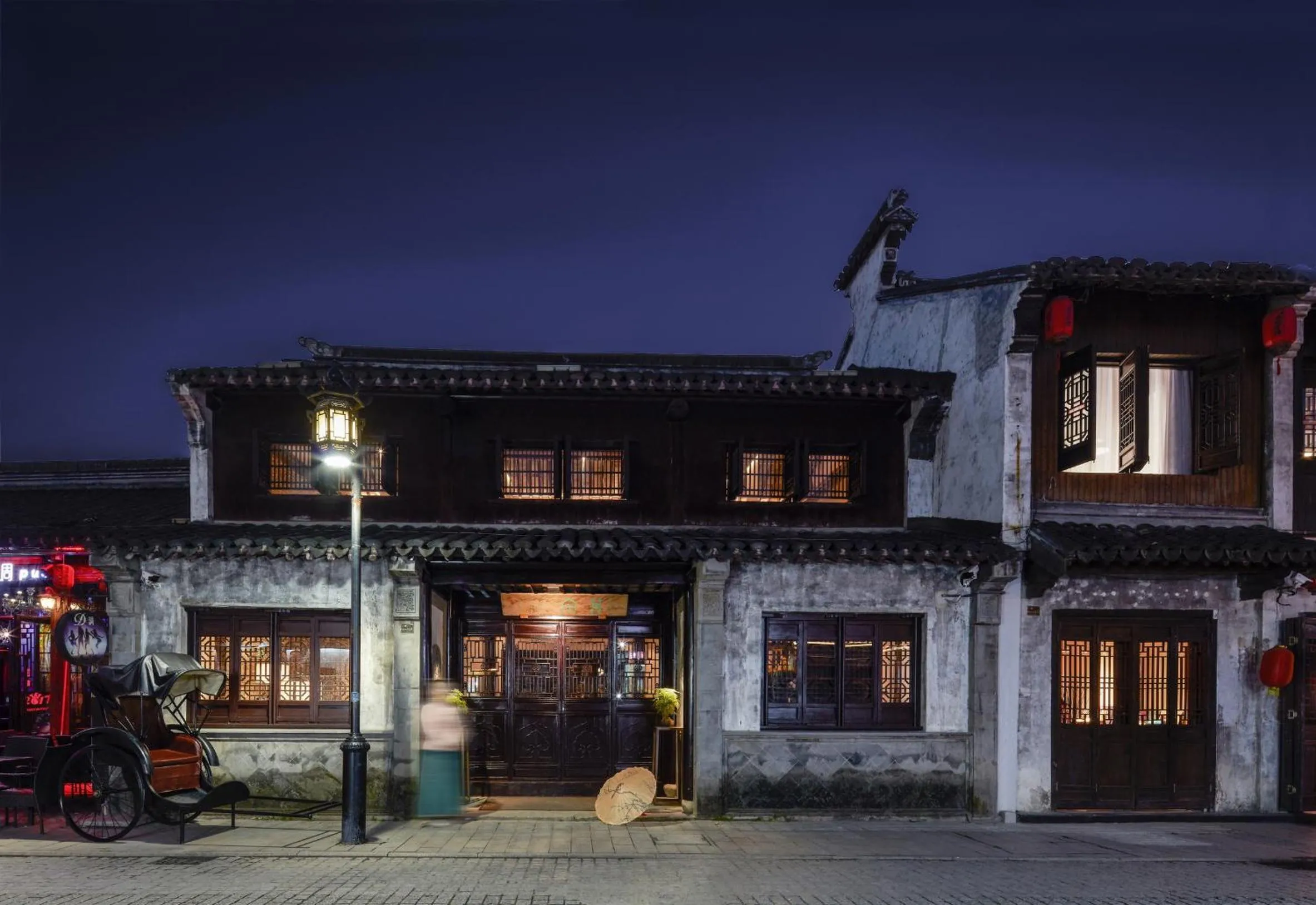 Facade/entrance in Uin Oriental Hotel